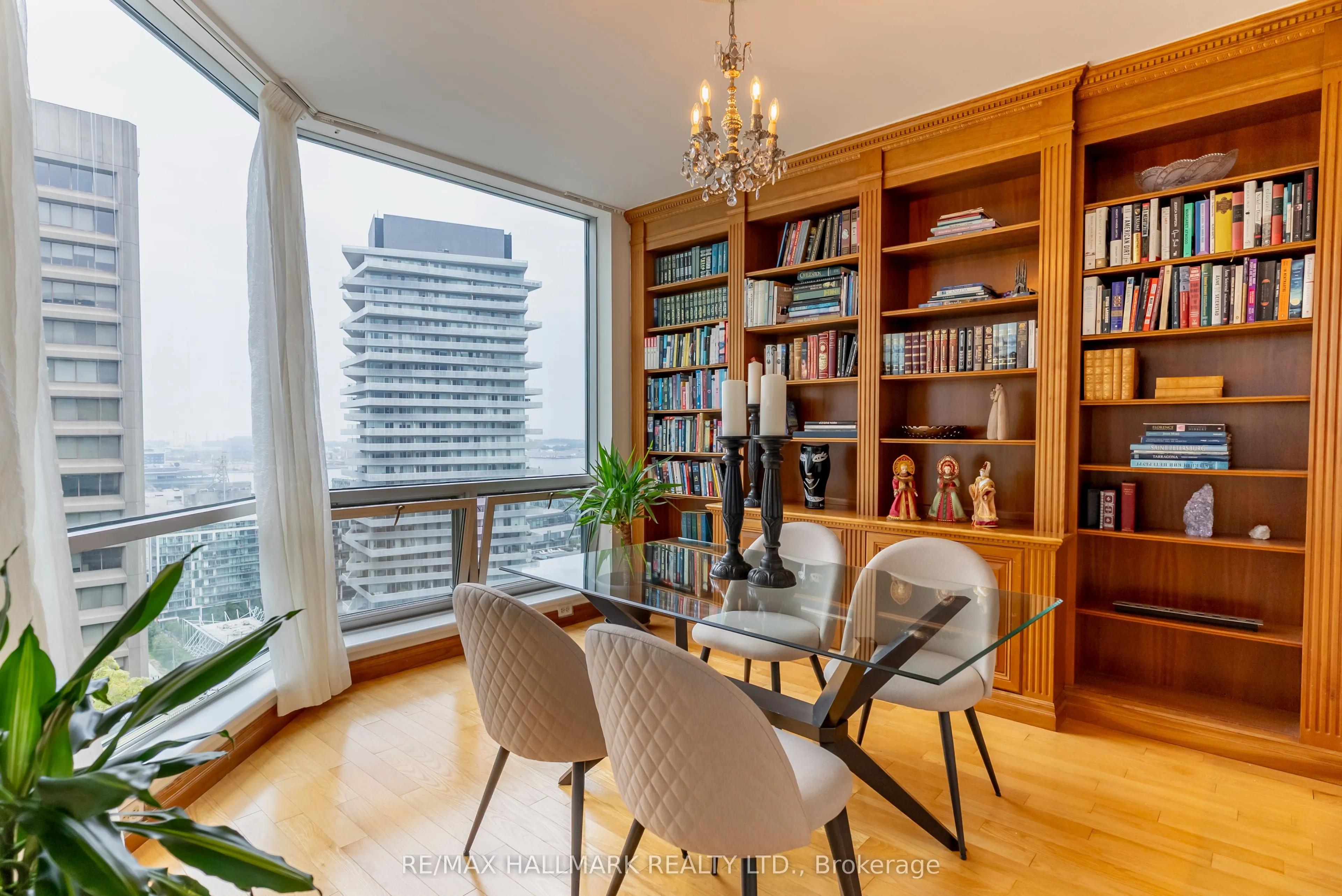 10 Queens Quay W, #Ph9