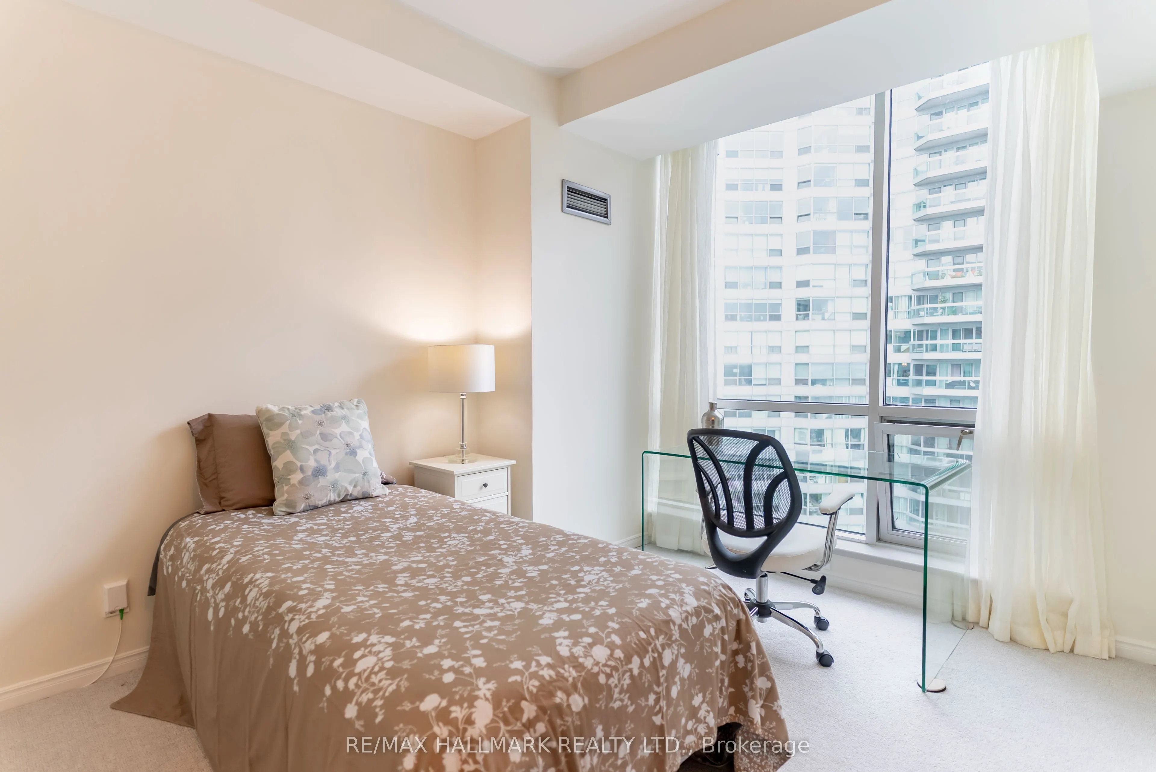 10 Queens Quay W, #Ph9