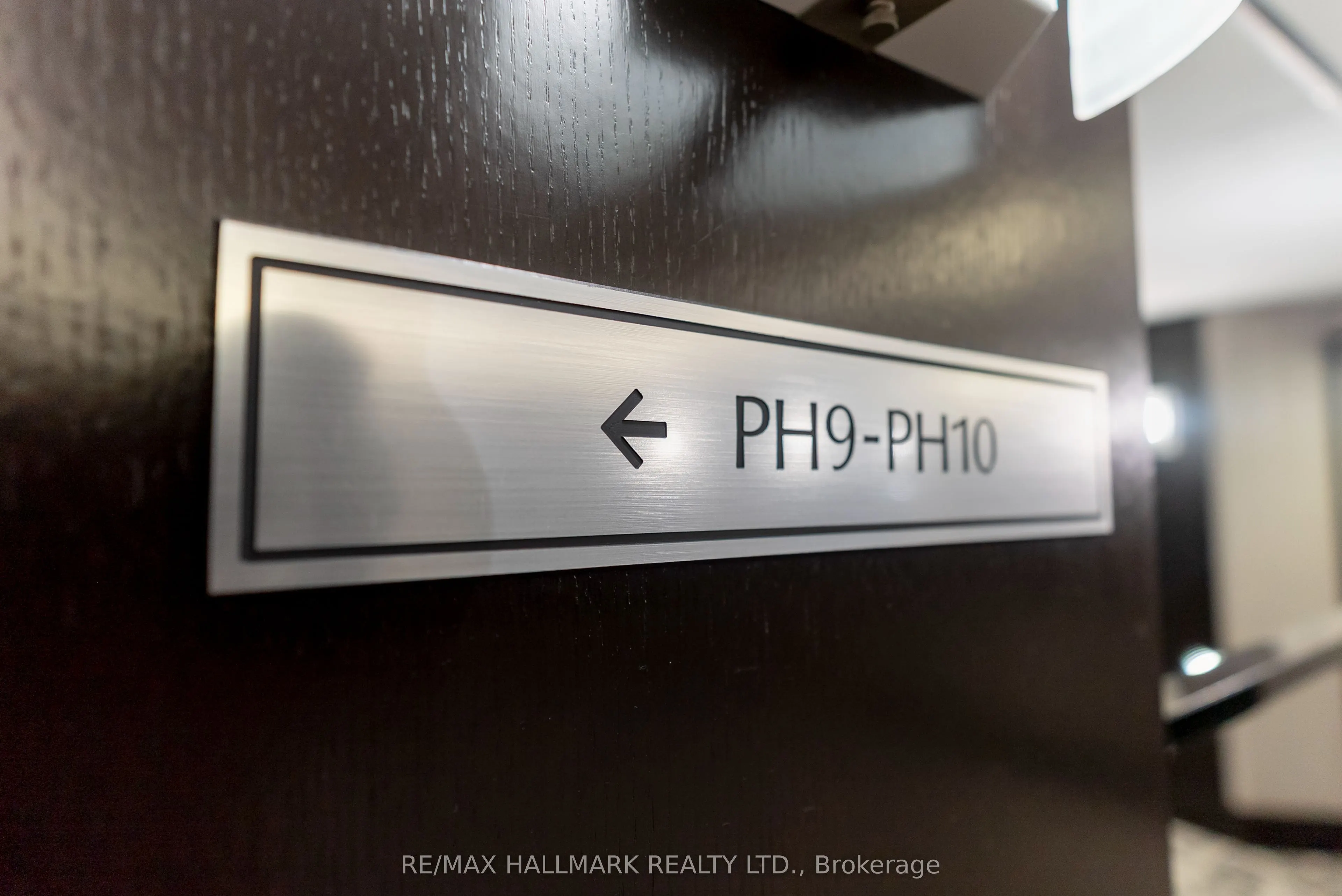 10 Queens Quay W, #Ph9