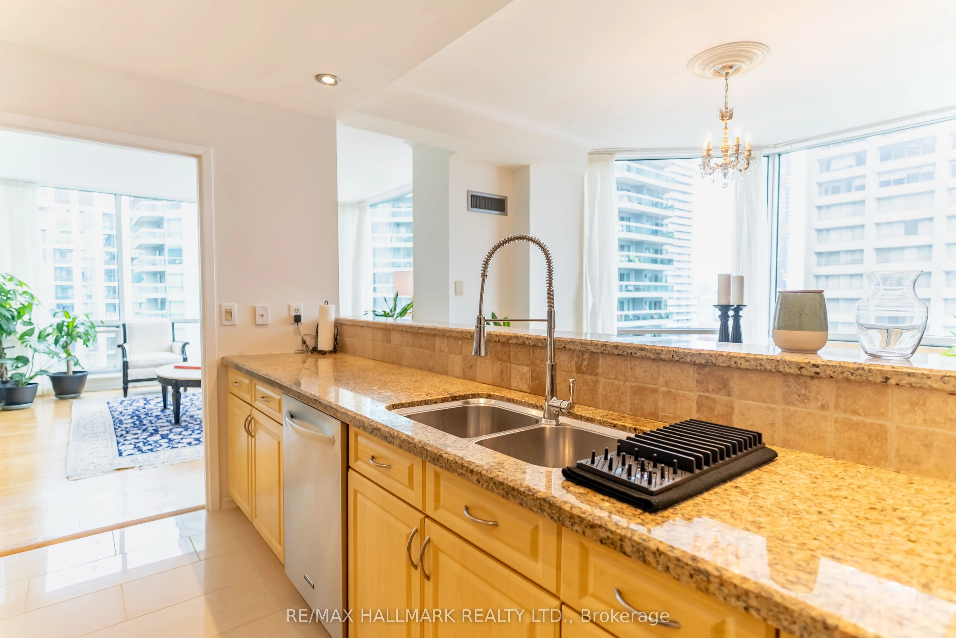 10 Queens Quay W, #Ph9