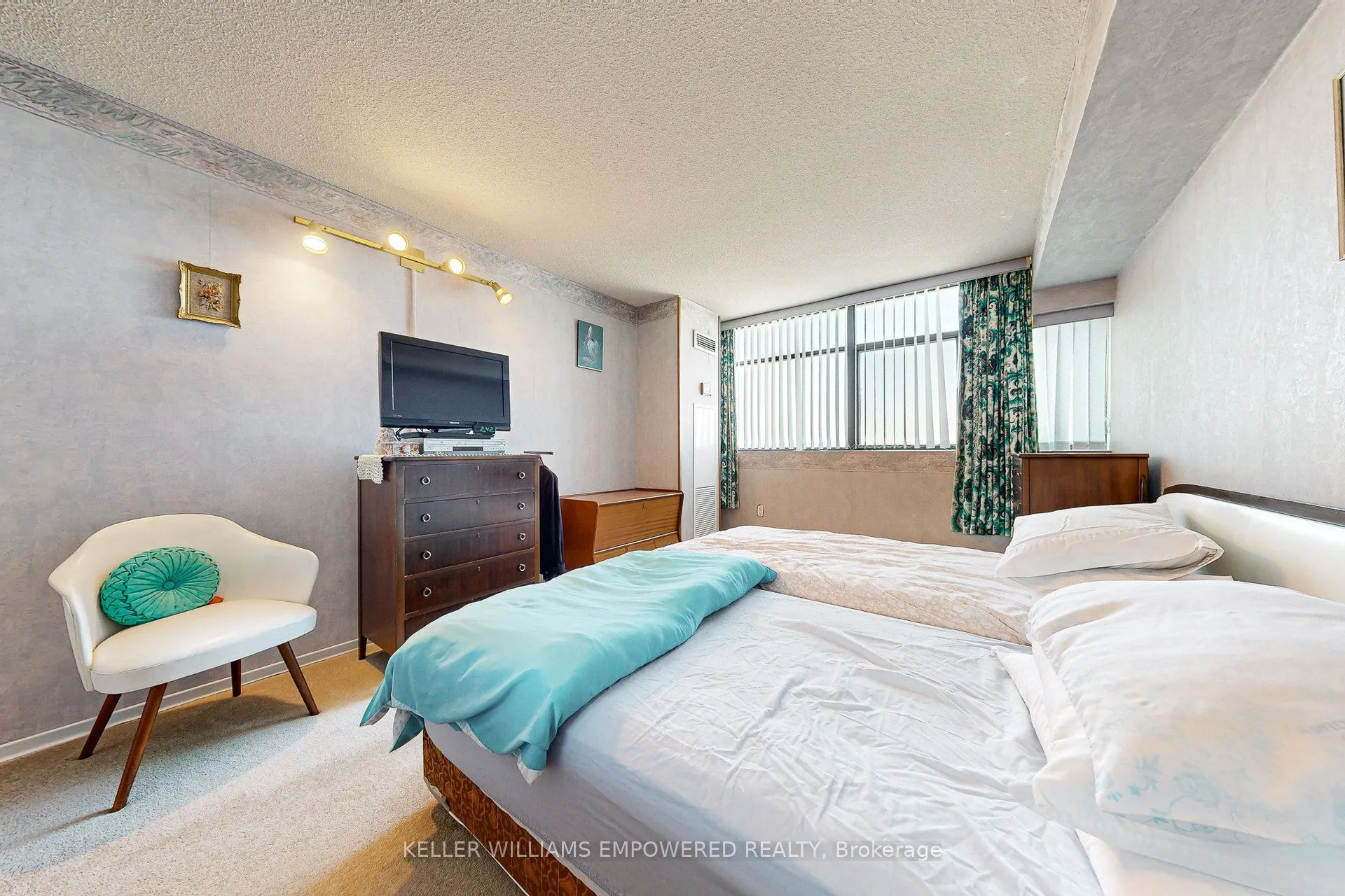 100 Antibes Drive, #2307