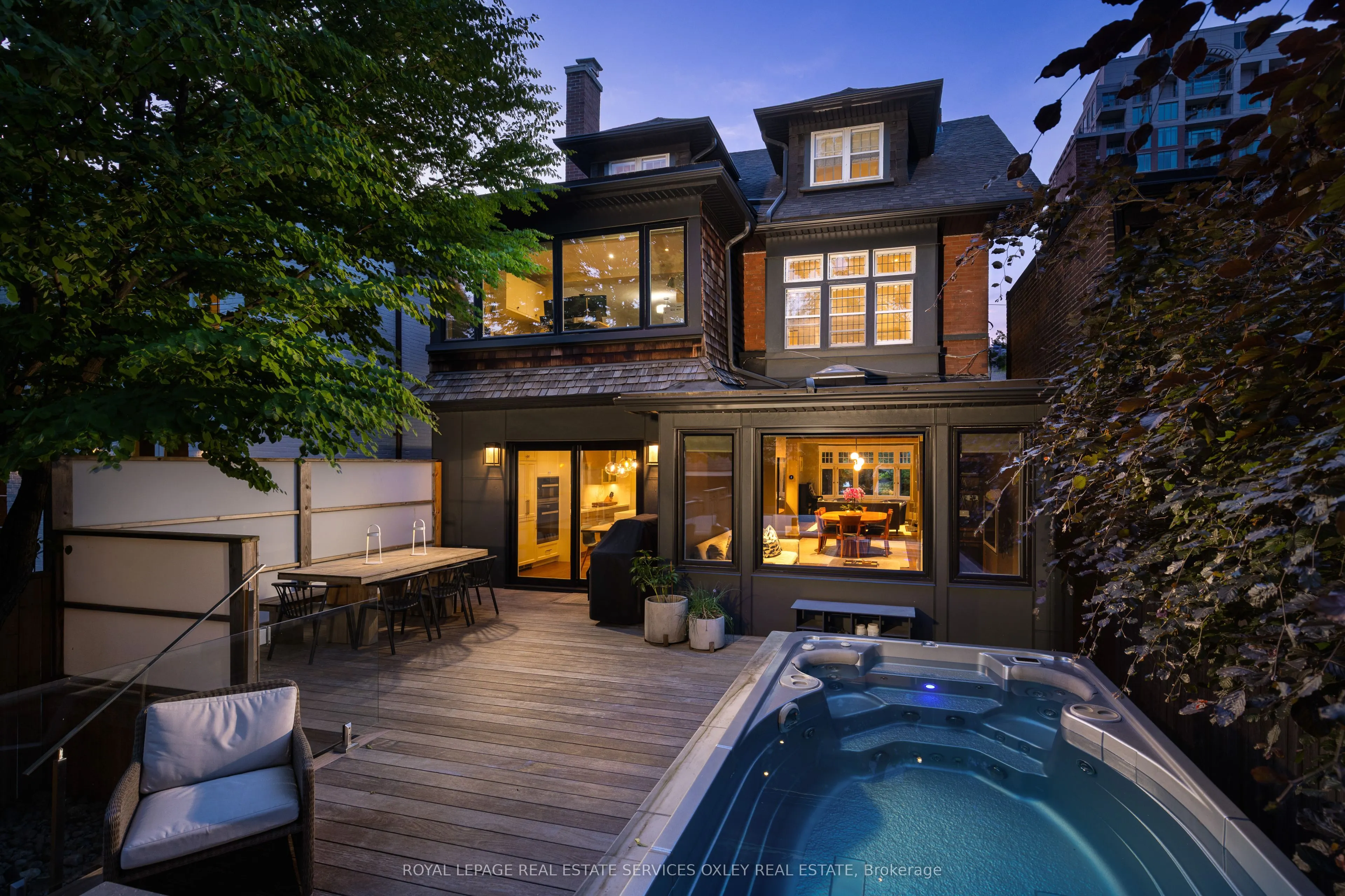 9 Lynwood Avenue
