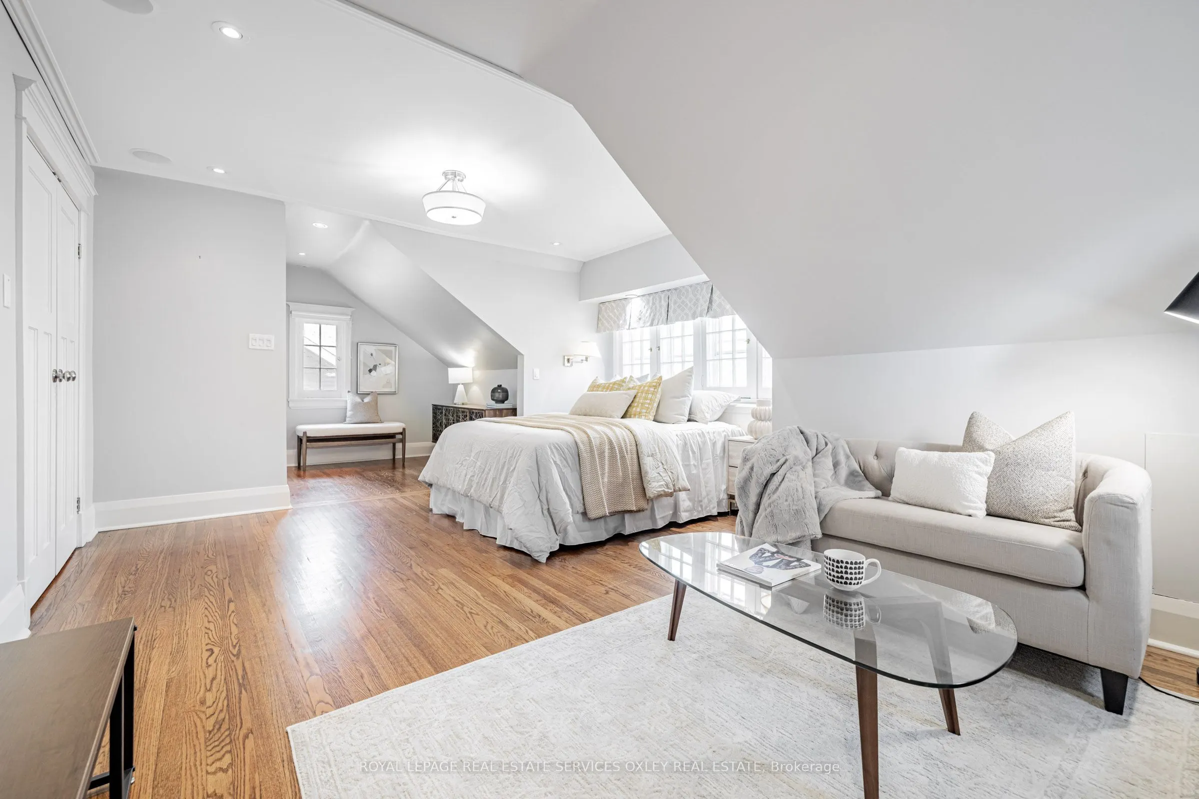 9 Lynwood Avenue