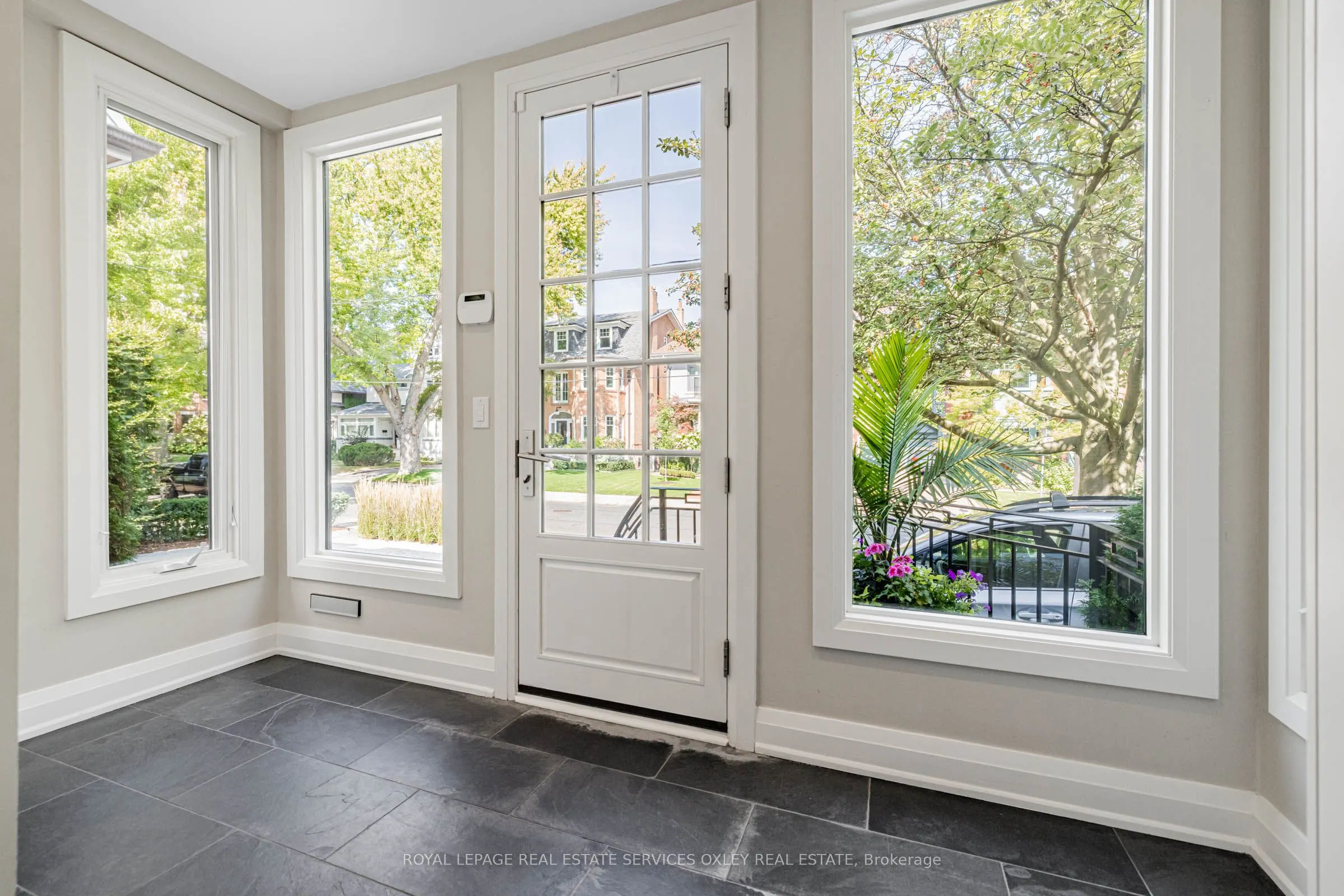 9 Lynwood Avenue