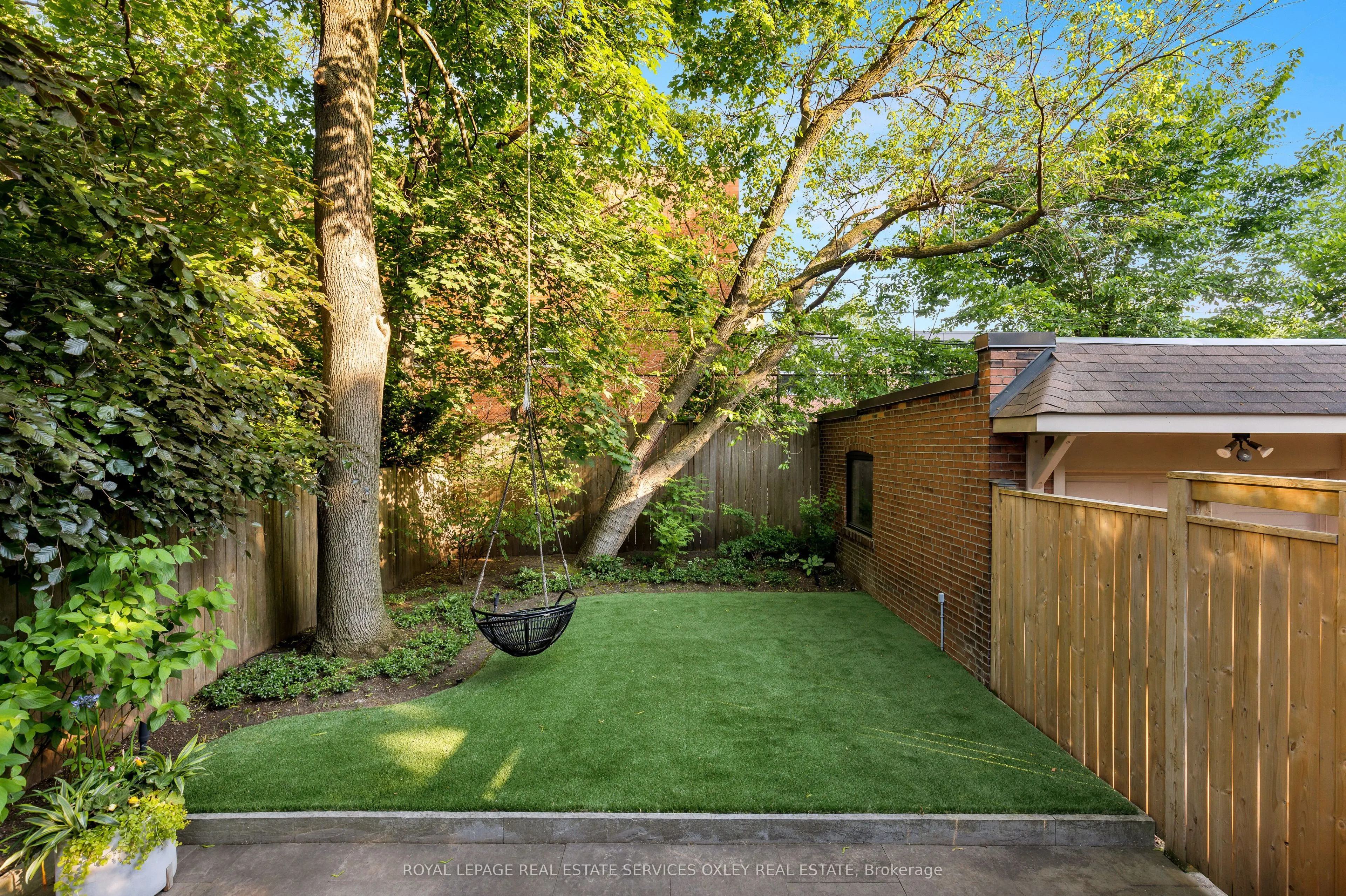 9 Lynwood Avenue