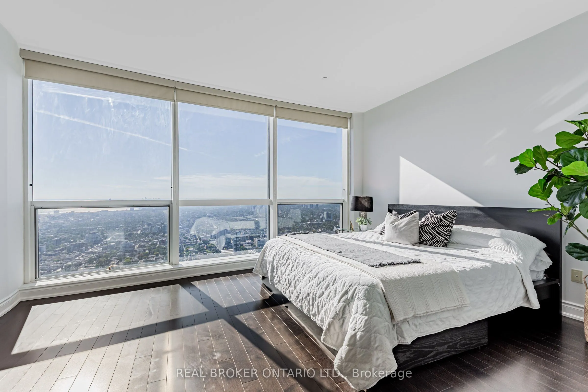 388 Yonge Street, #7510