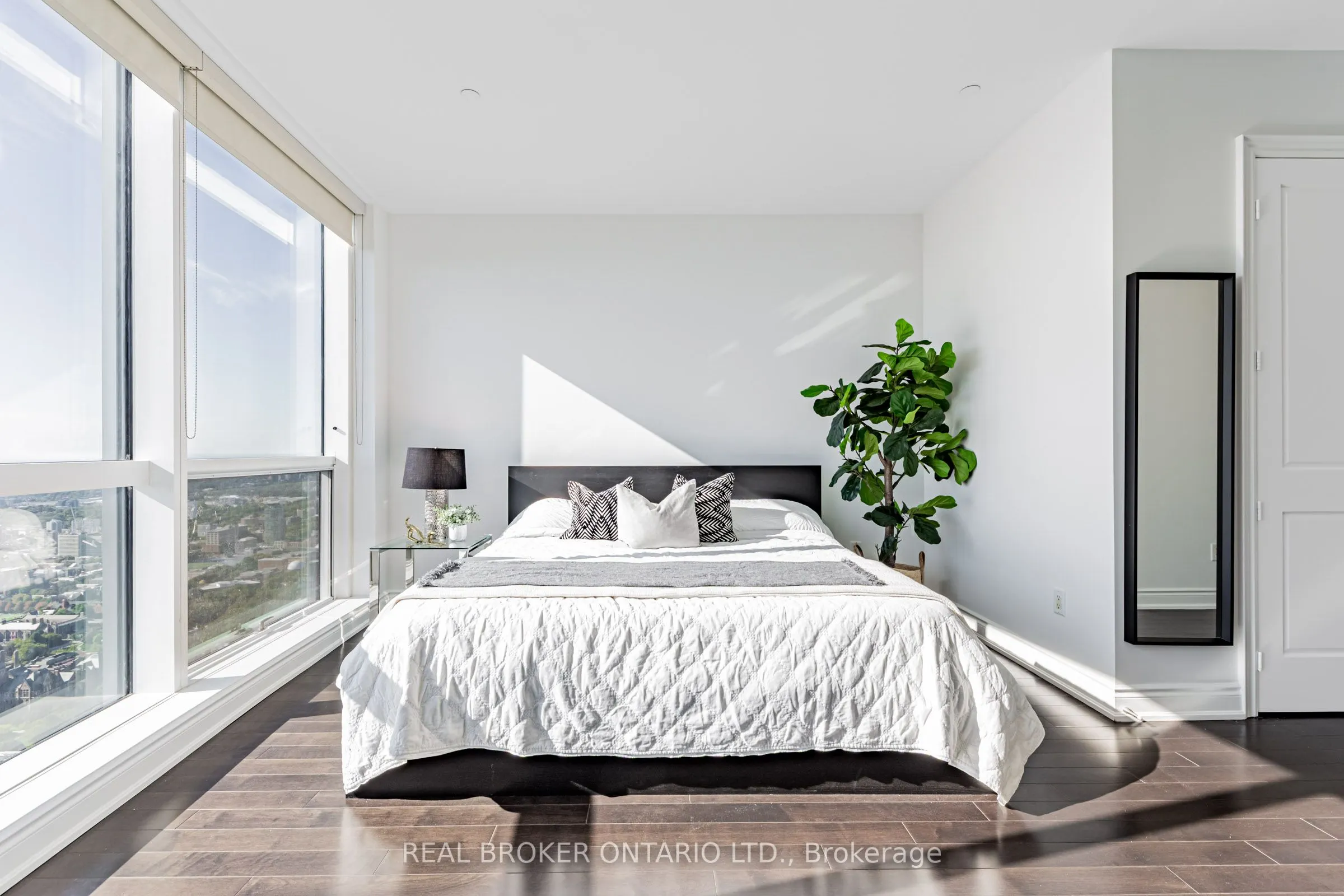 388 Yonge Street, #7510