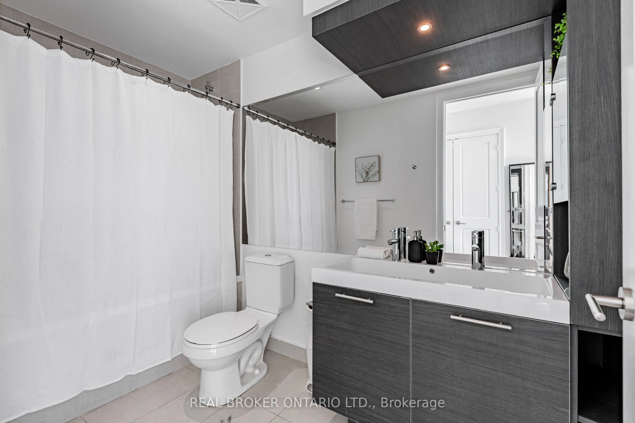 388 Yonge Street, #7510