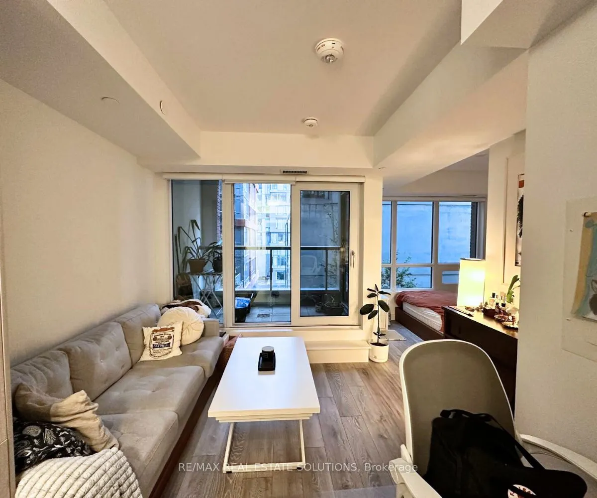 108 Peter Street, #517