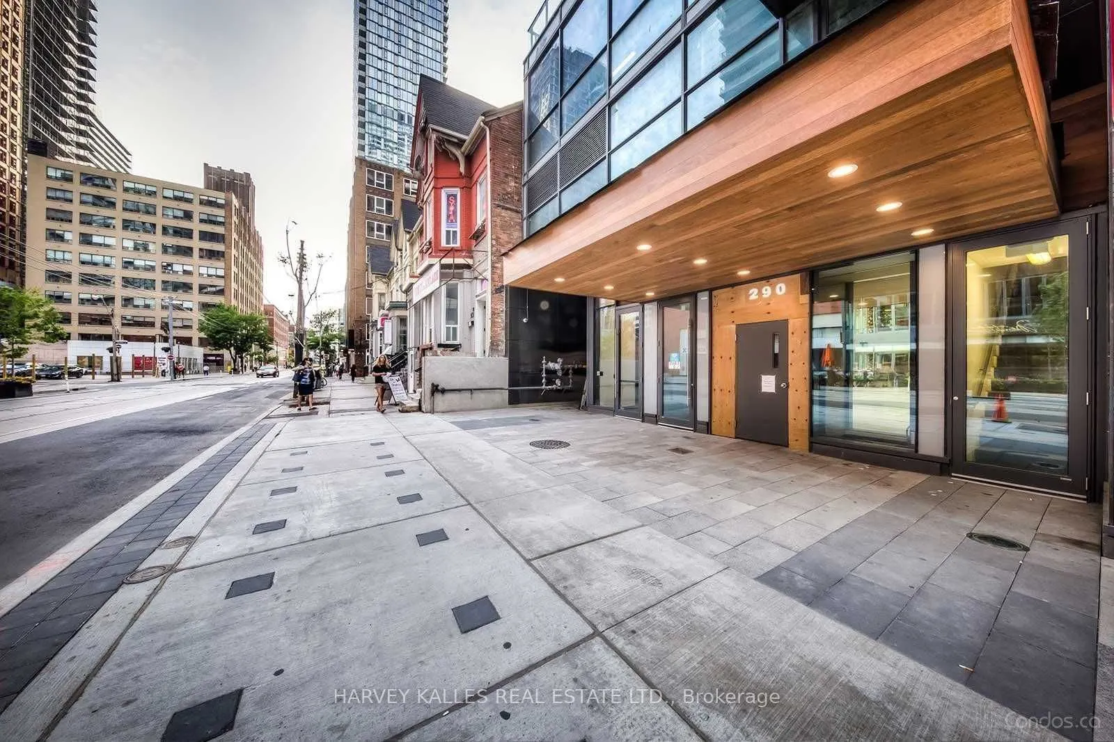 290 Adelaide Street W