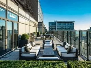 290 Adelaide Street W