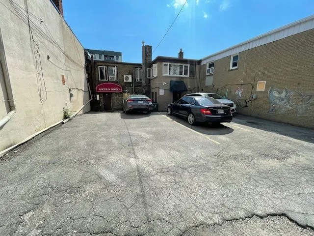1064 Eglinton Avenue W