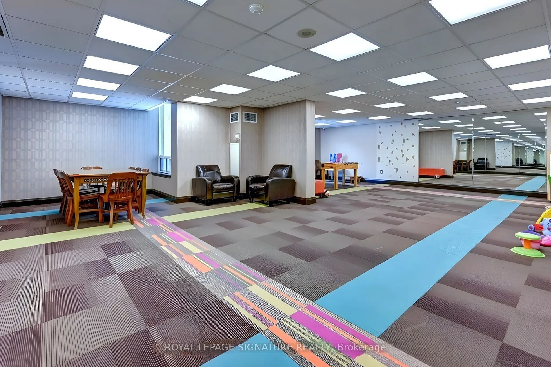 8 Rean Drive, #1002