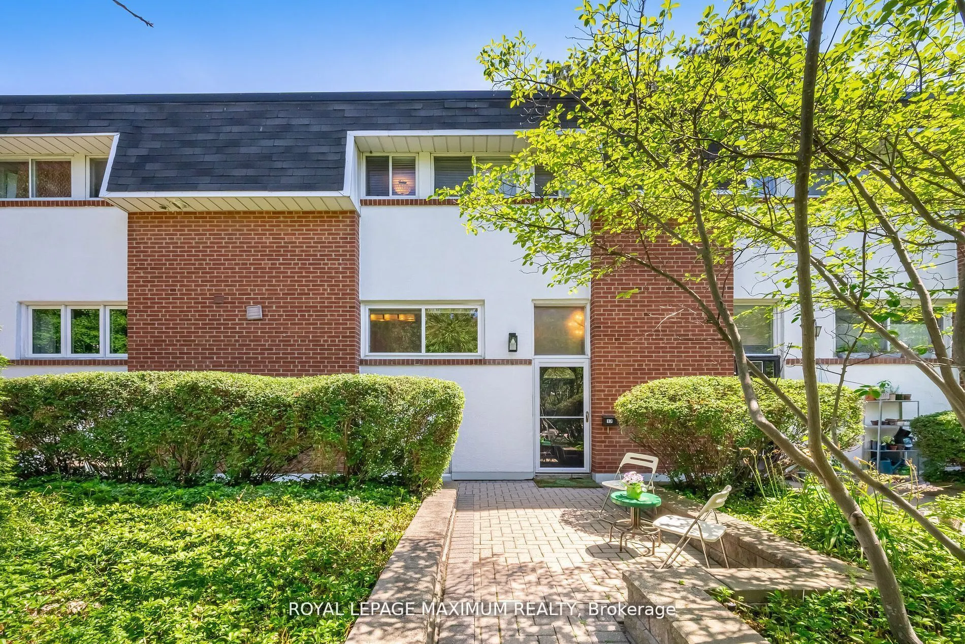 90 George Henry Boulevard, #17