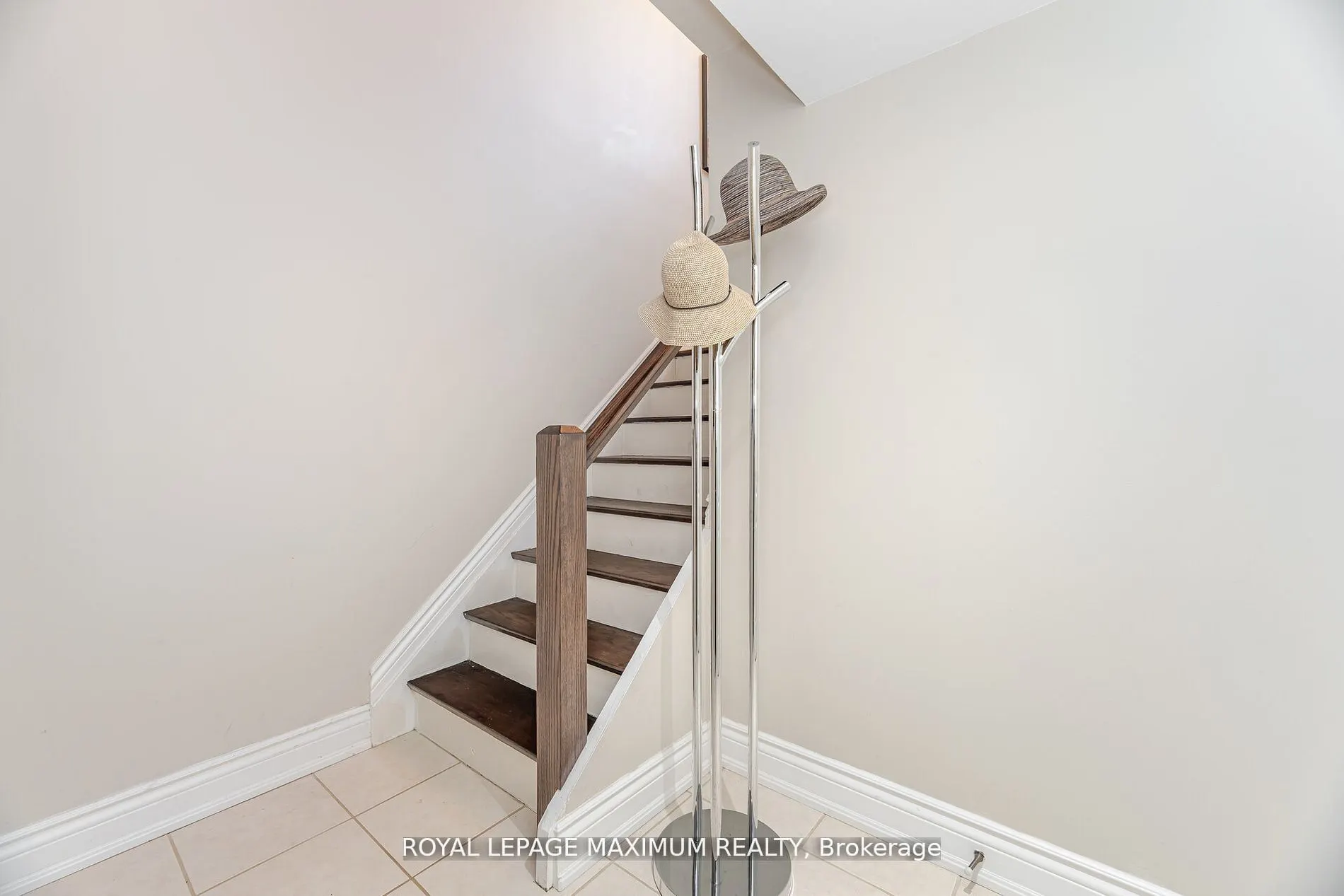 90 George Henry Boulevard, #17