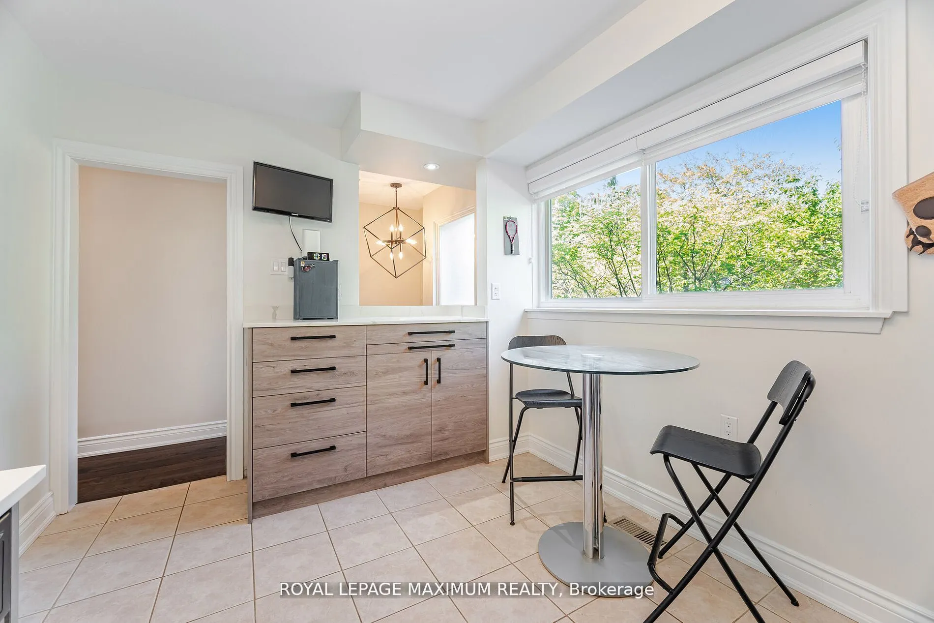 90 George Henry Boulevard, #17