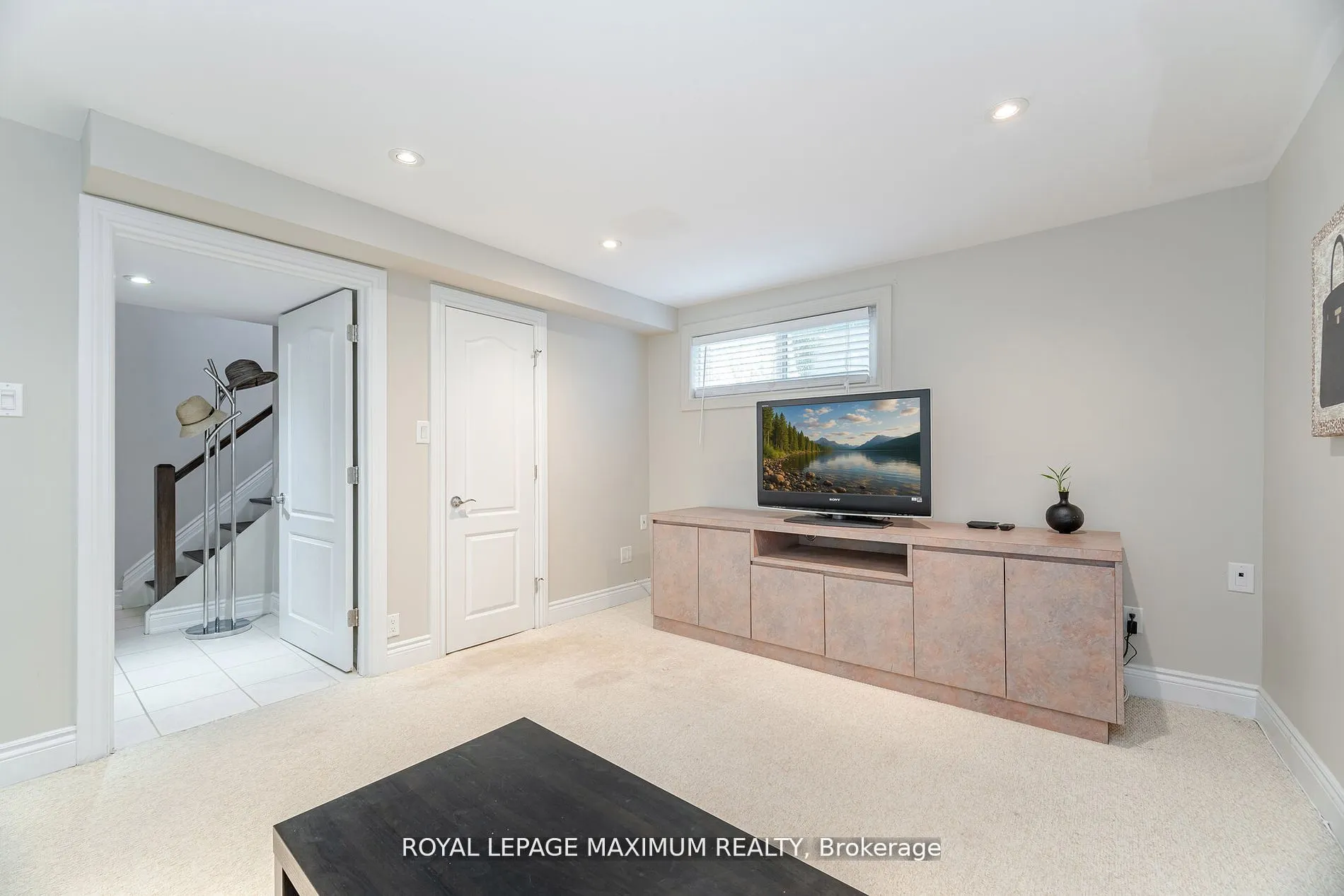 90 George Henry Boulevard, #17