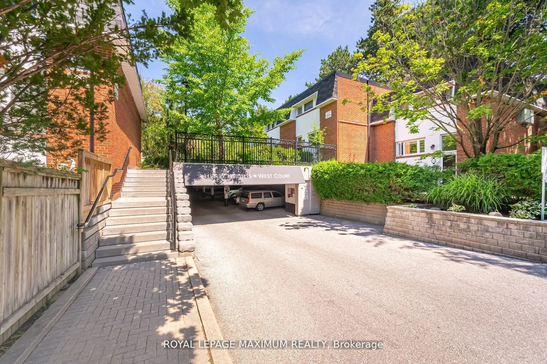 90 George Henry Boulevard, #17