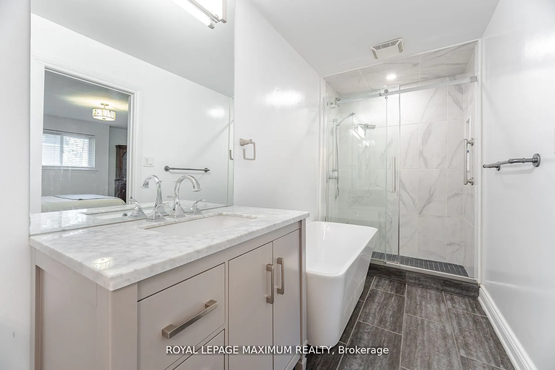 90 George Henry Boulevard, #17