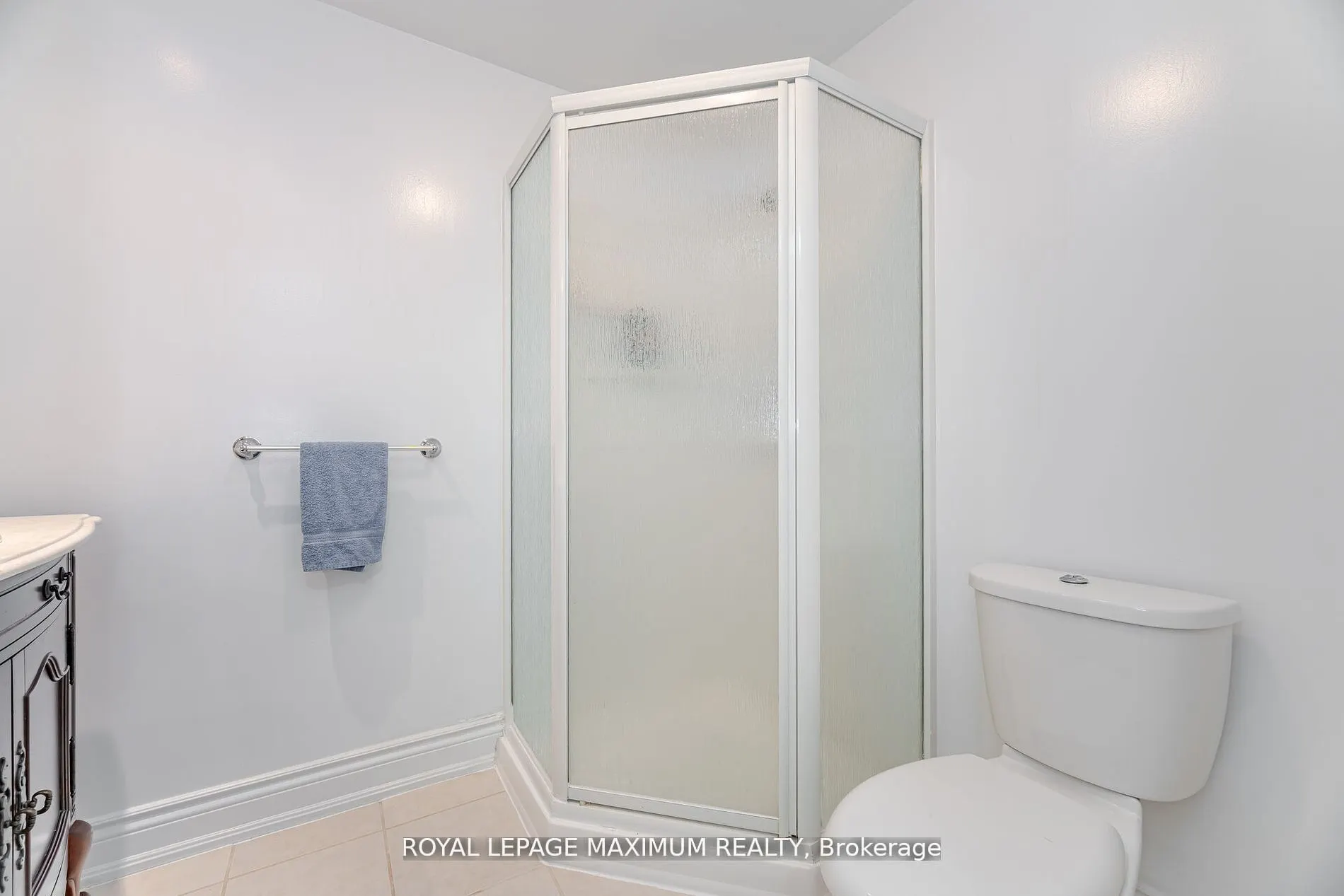 90 George Henry Boulevard, #17