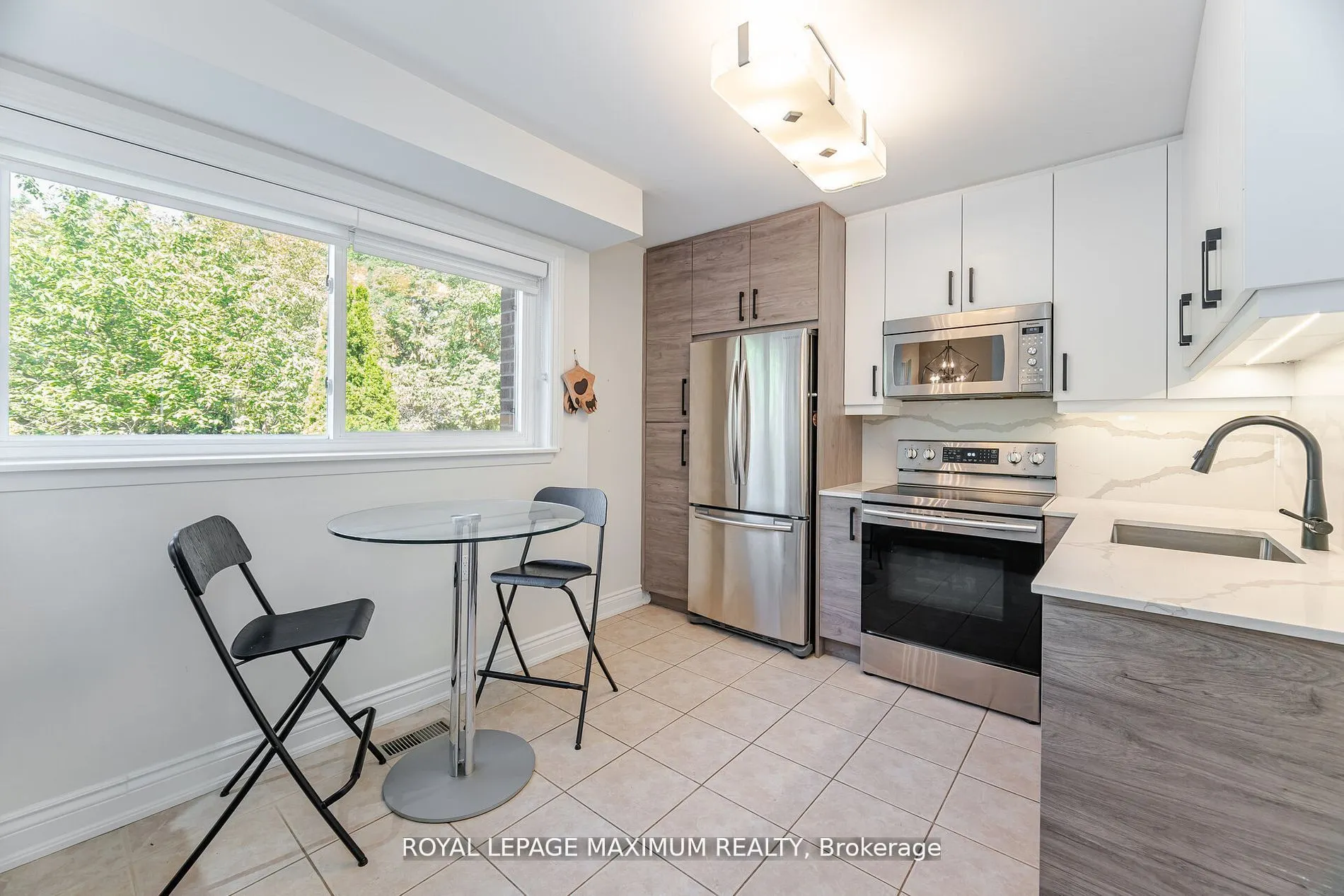 90 George Henry Boulevard, #17