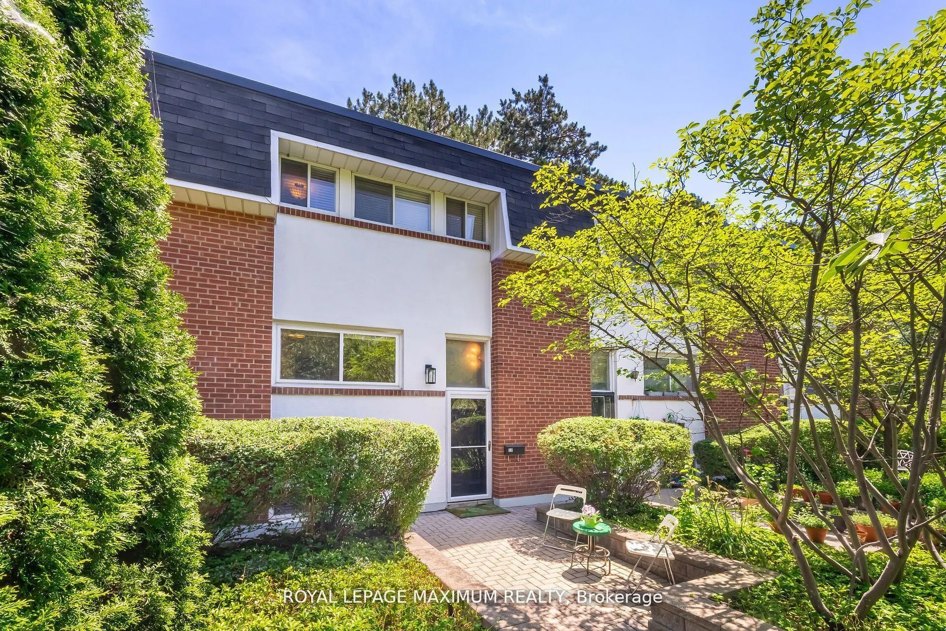 90 George Henry Boulevard, #17