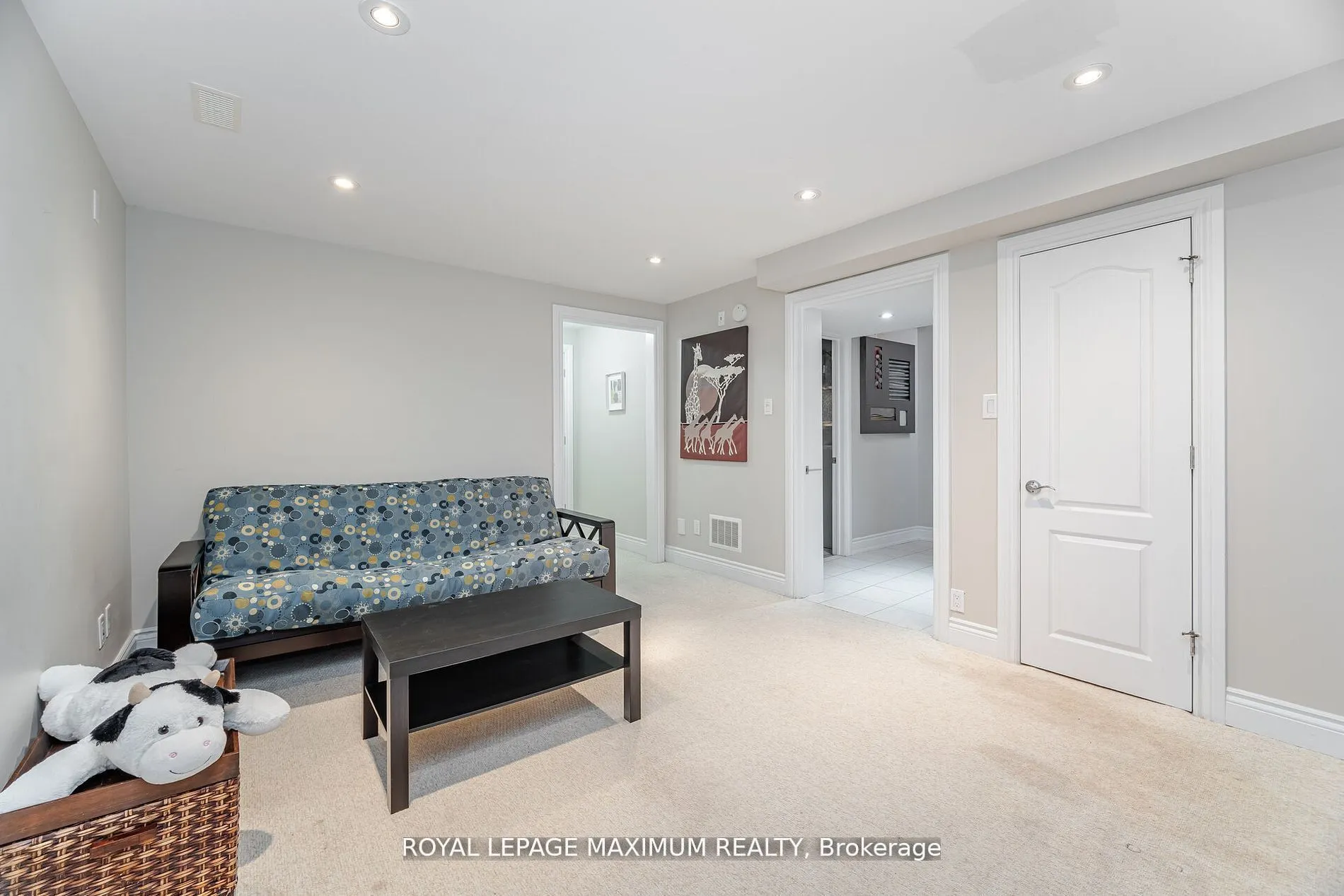 90 George Henry Boulevard, #17