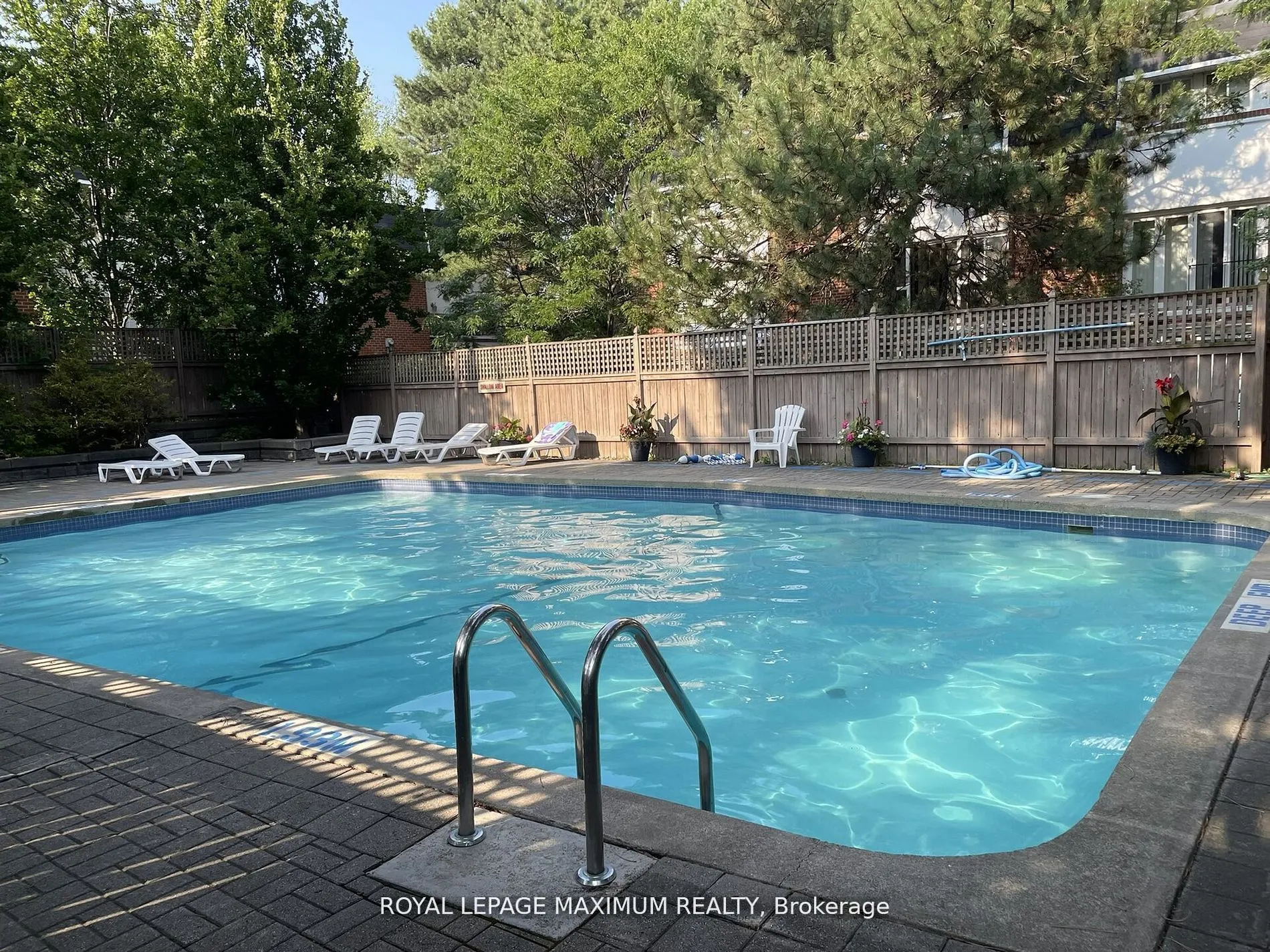 90 George Henry Boulevard, #17