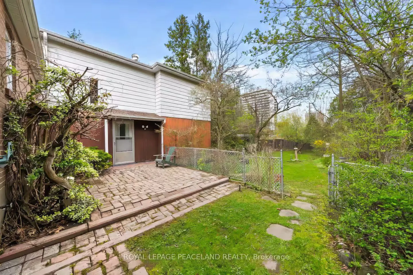 5 Basswood Road