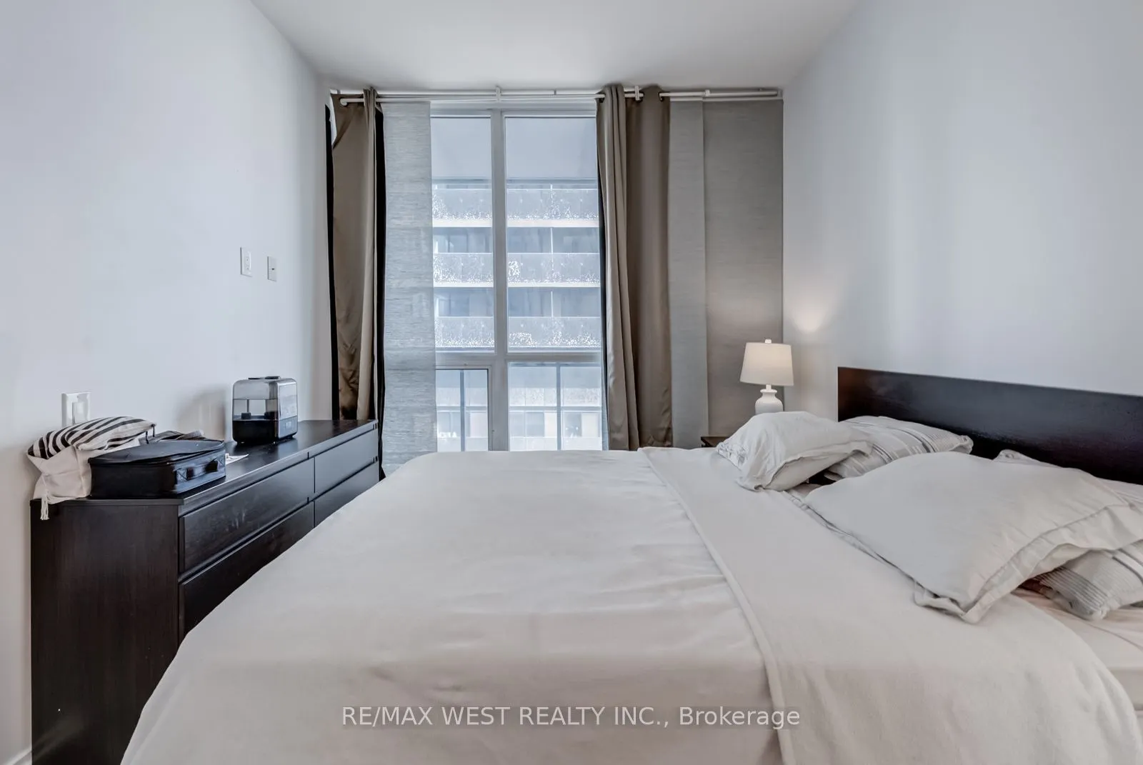 45 Charles Street E, #3011