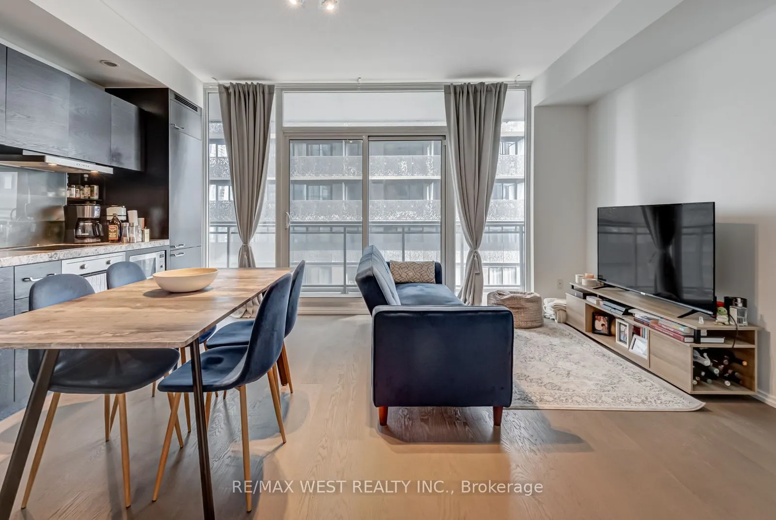 45 Charles Street E, #3011