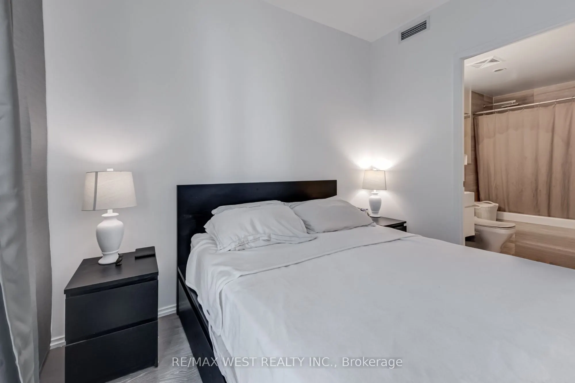 45 Charles Street E, #3011