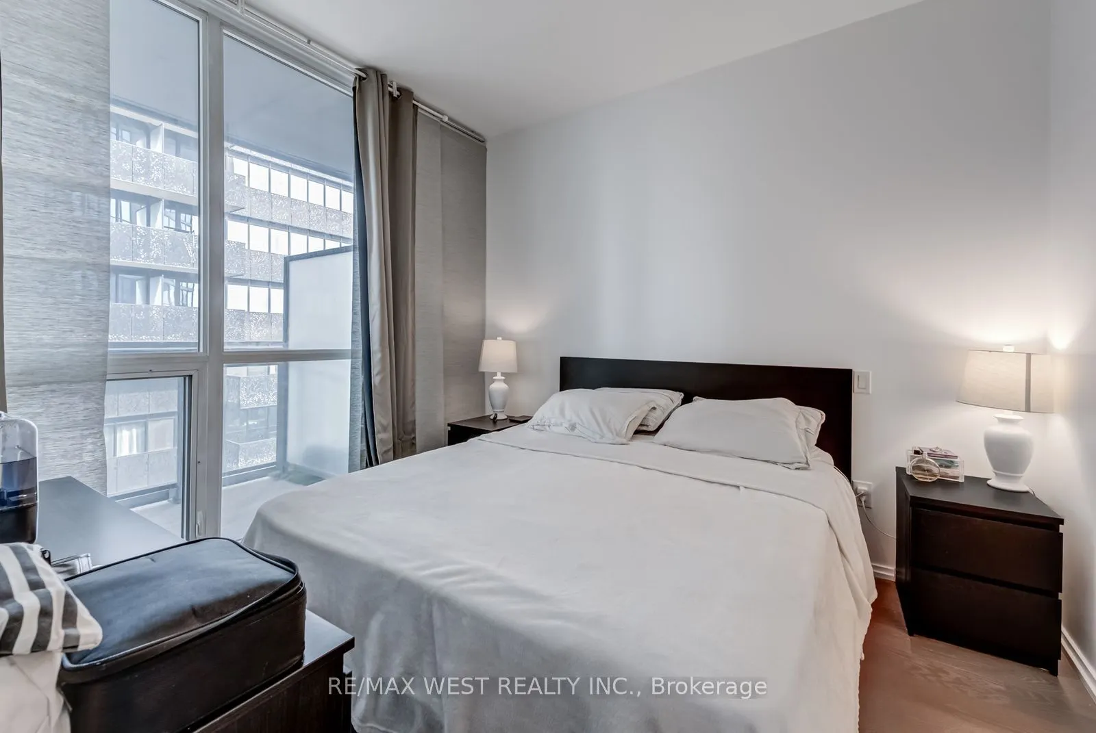 45 Charles Street E, #3011