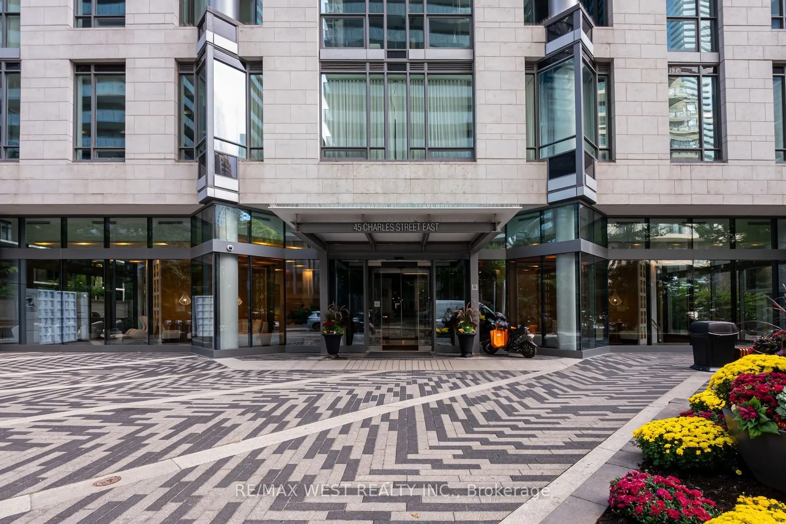 45 Charles Street E, #3011
