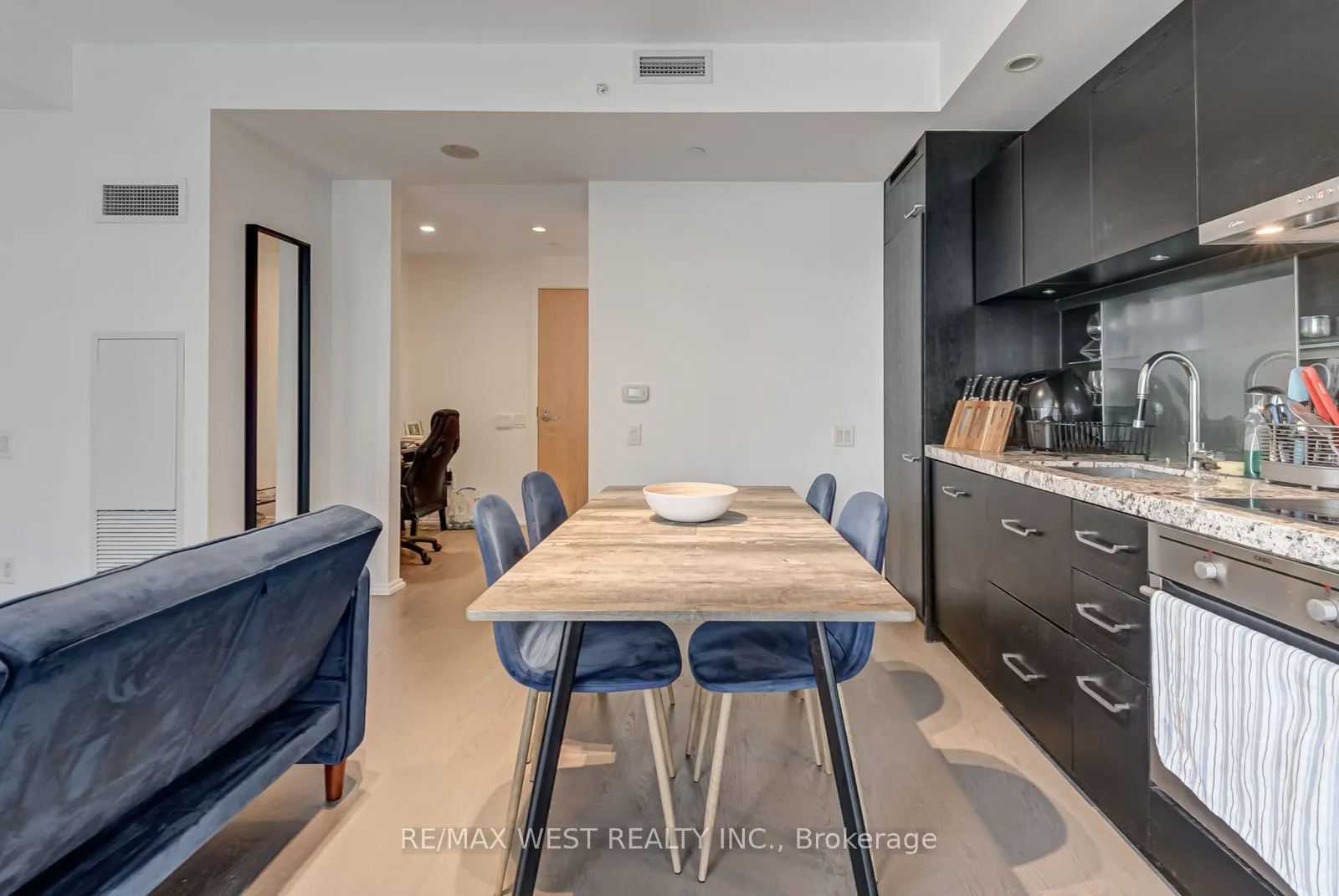 45 Charles Street E, #3011