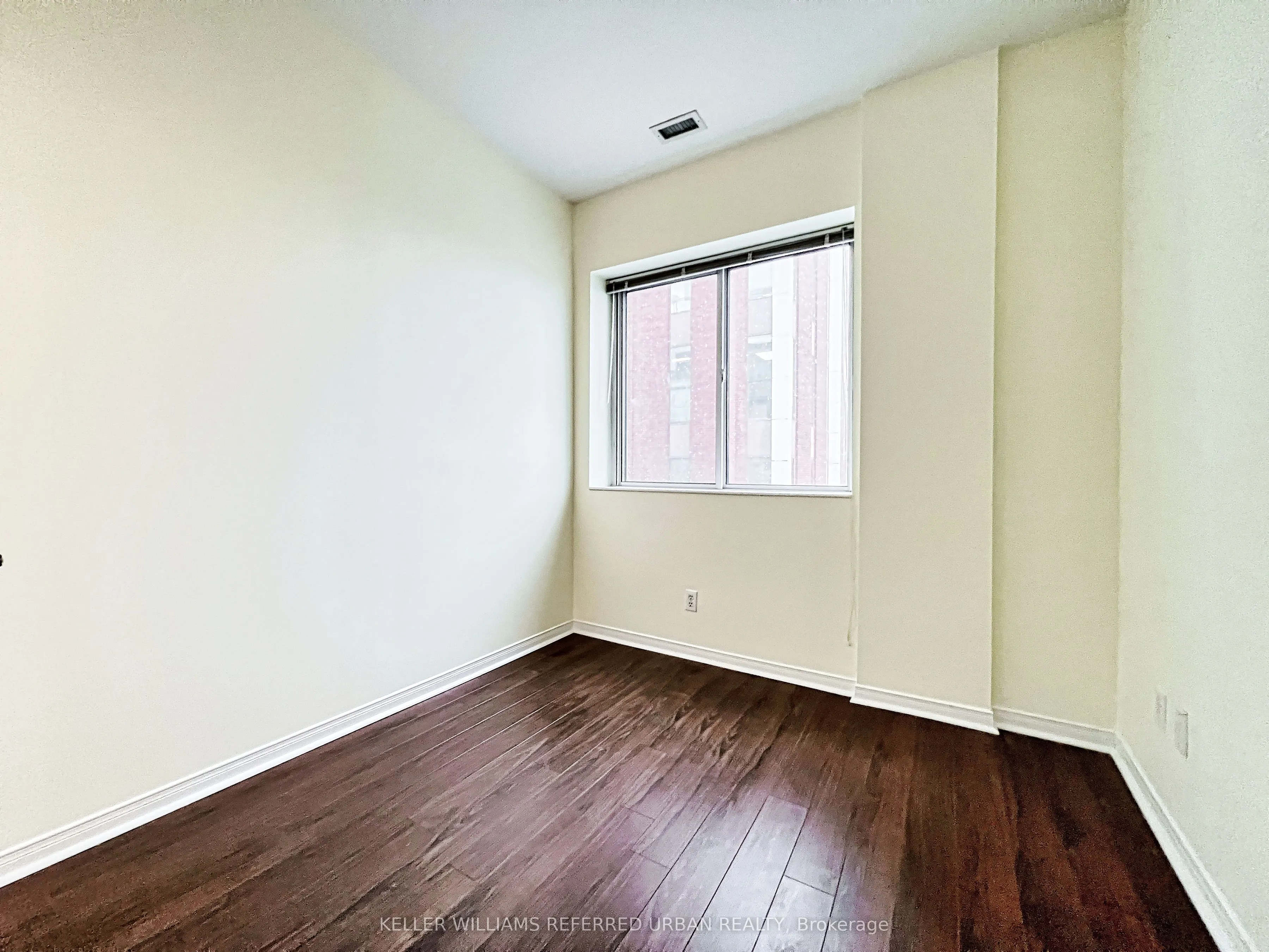 600 Eglinton Avenue E, #406