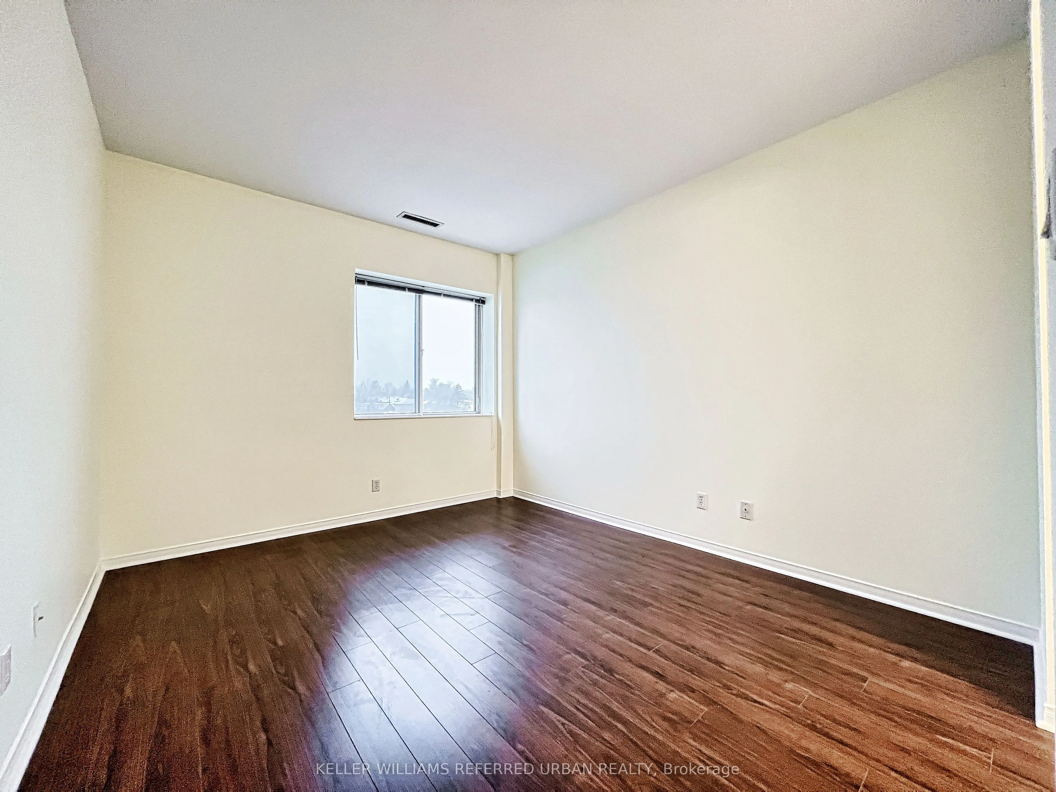 600 Eglinton Avenue E, #406