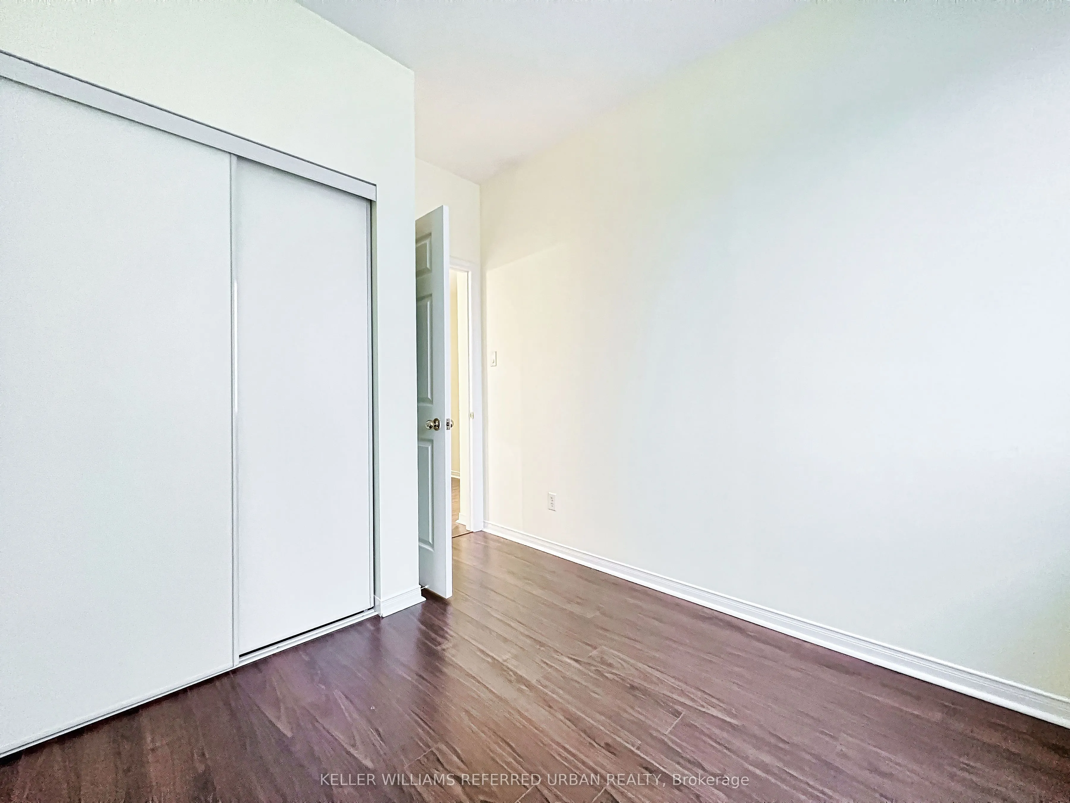 600 Eglinton Avenue E, #406
