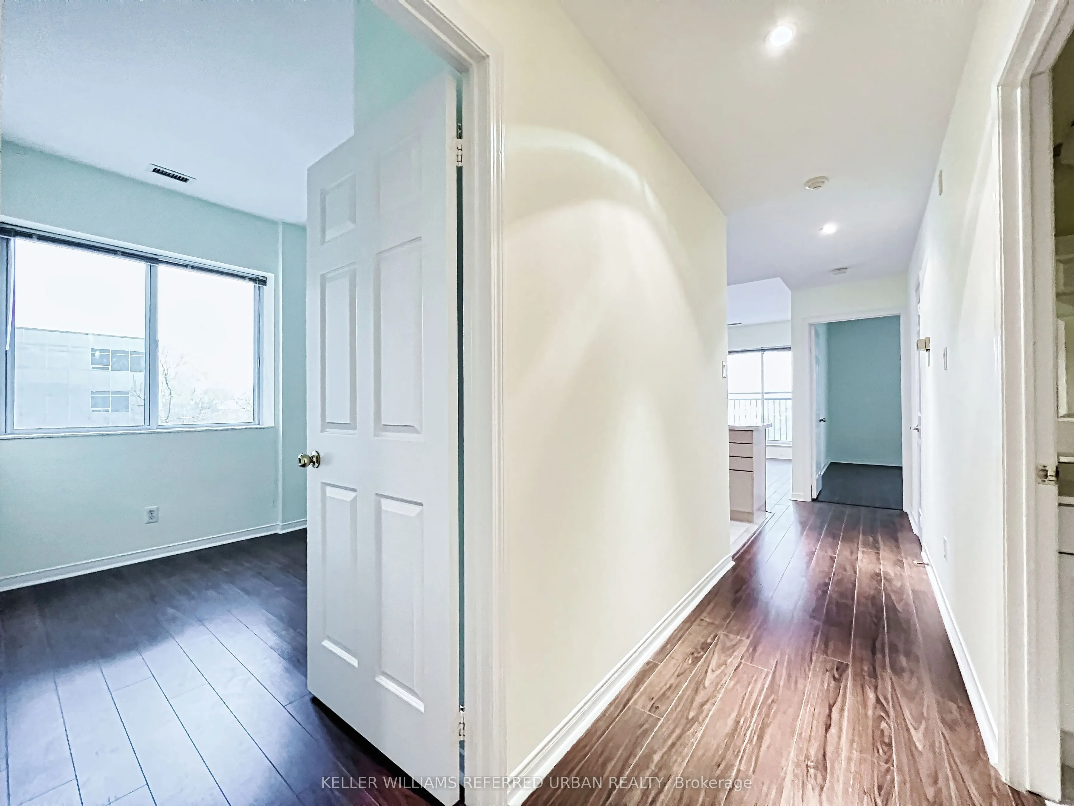 600 Eglinton Avenue E, #406