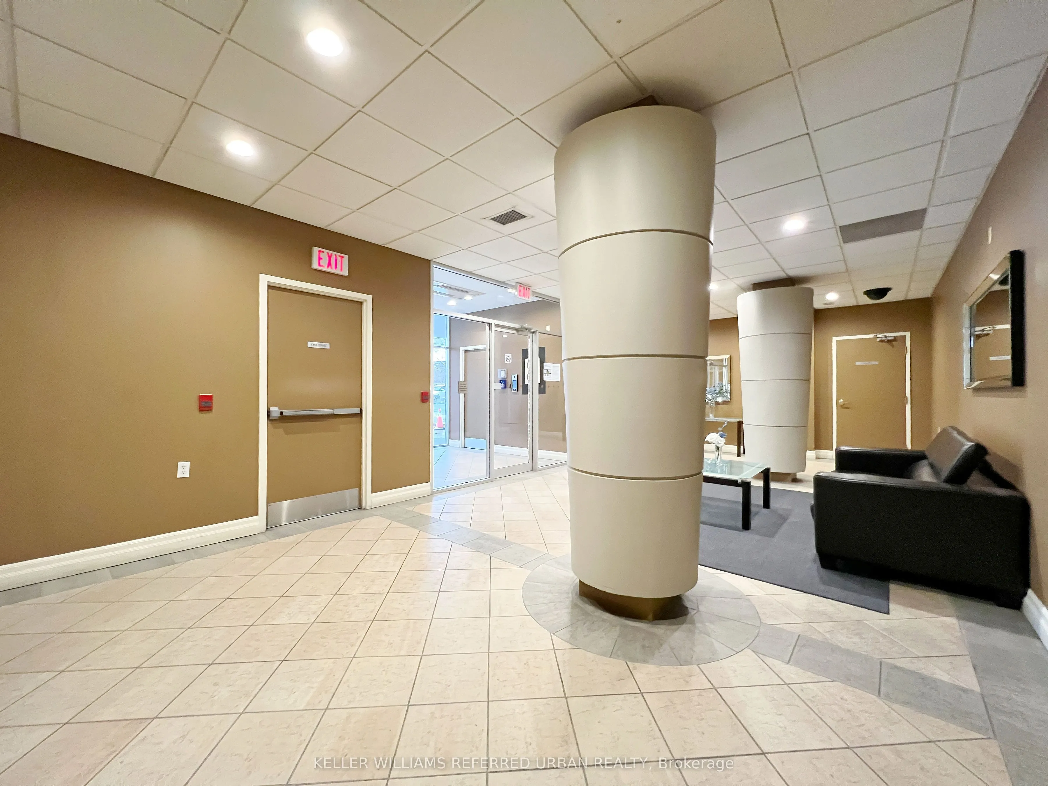 600 Eglinton Avenue E, #406