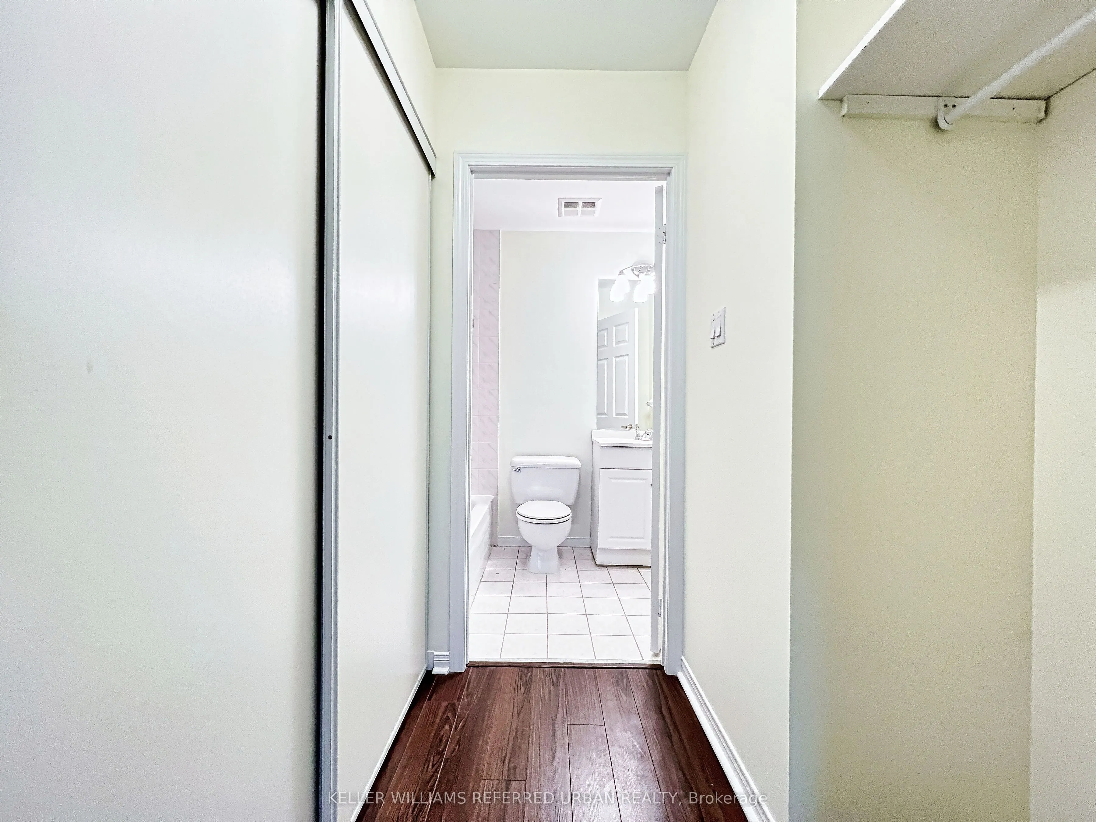 600 Eglinton Avenue E, #406