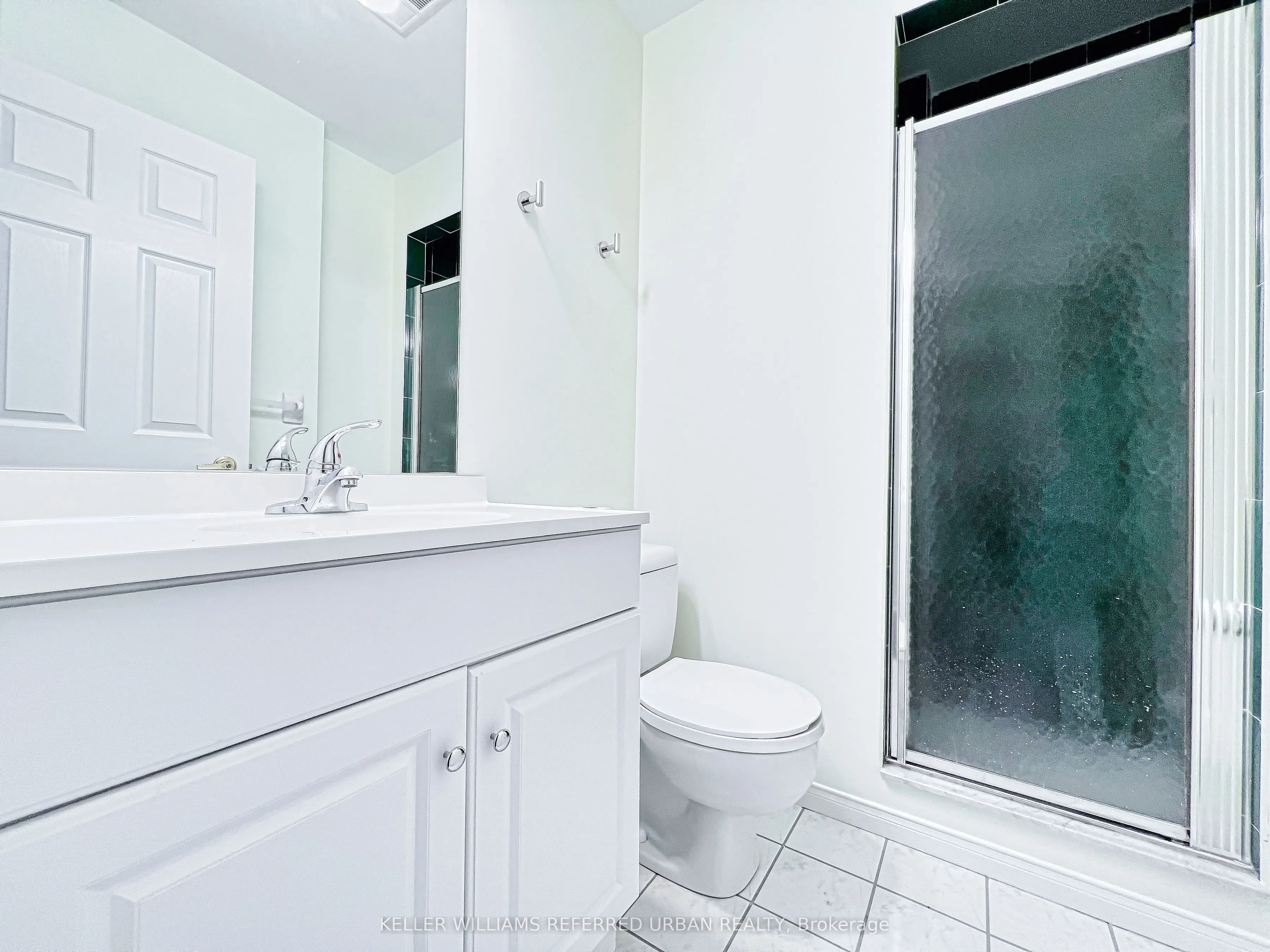 600 Eglinton Avenue E, #406