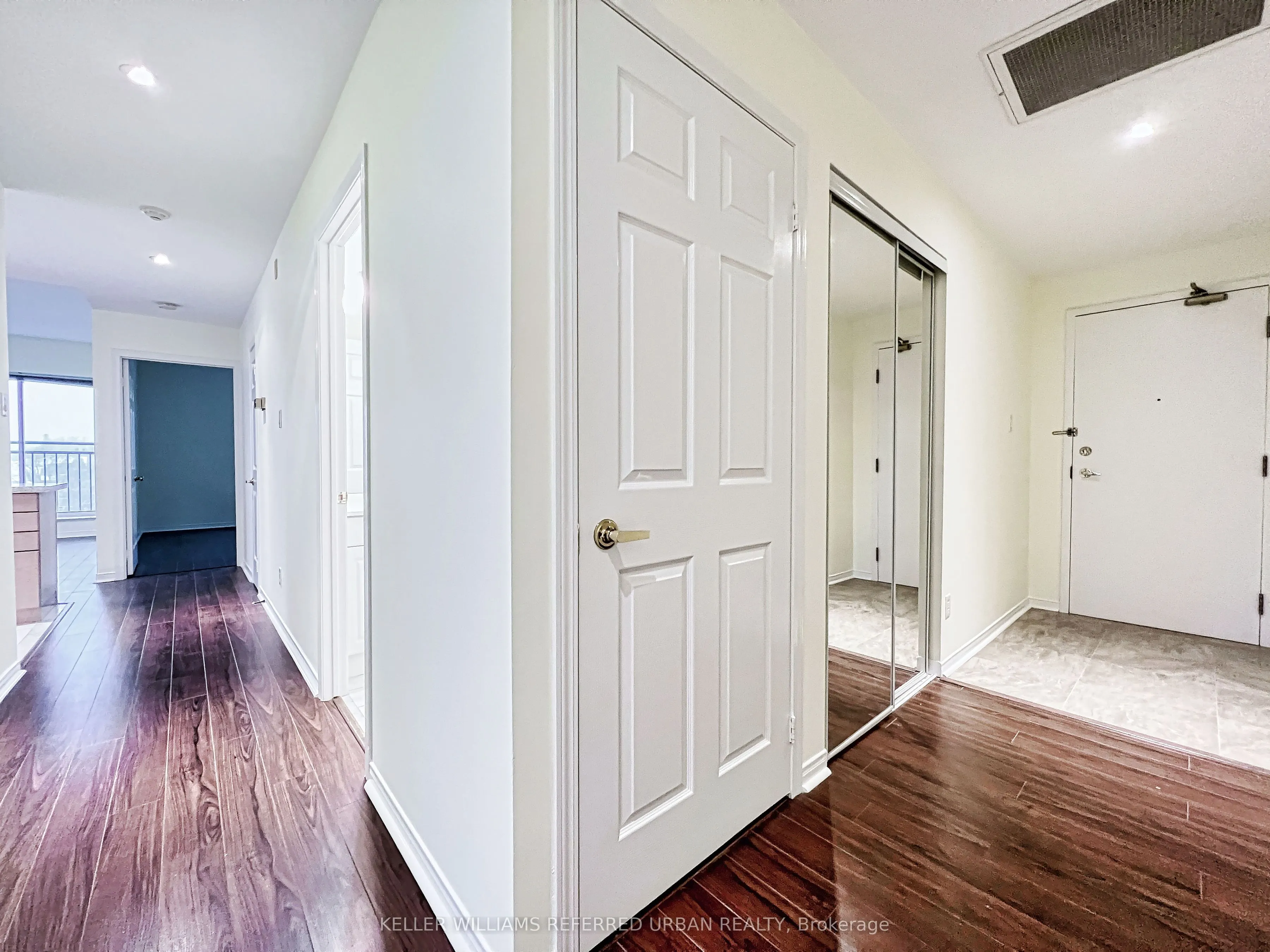 600 Eglinton Avenue E, #406