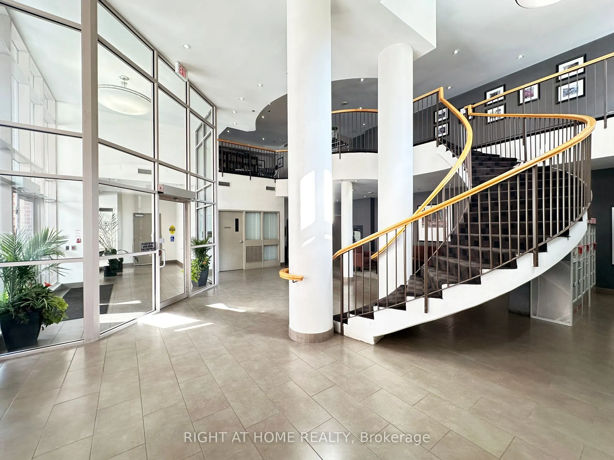 1369 Bloor Street W, #1008