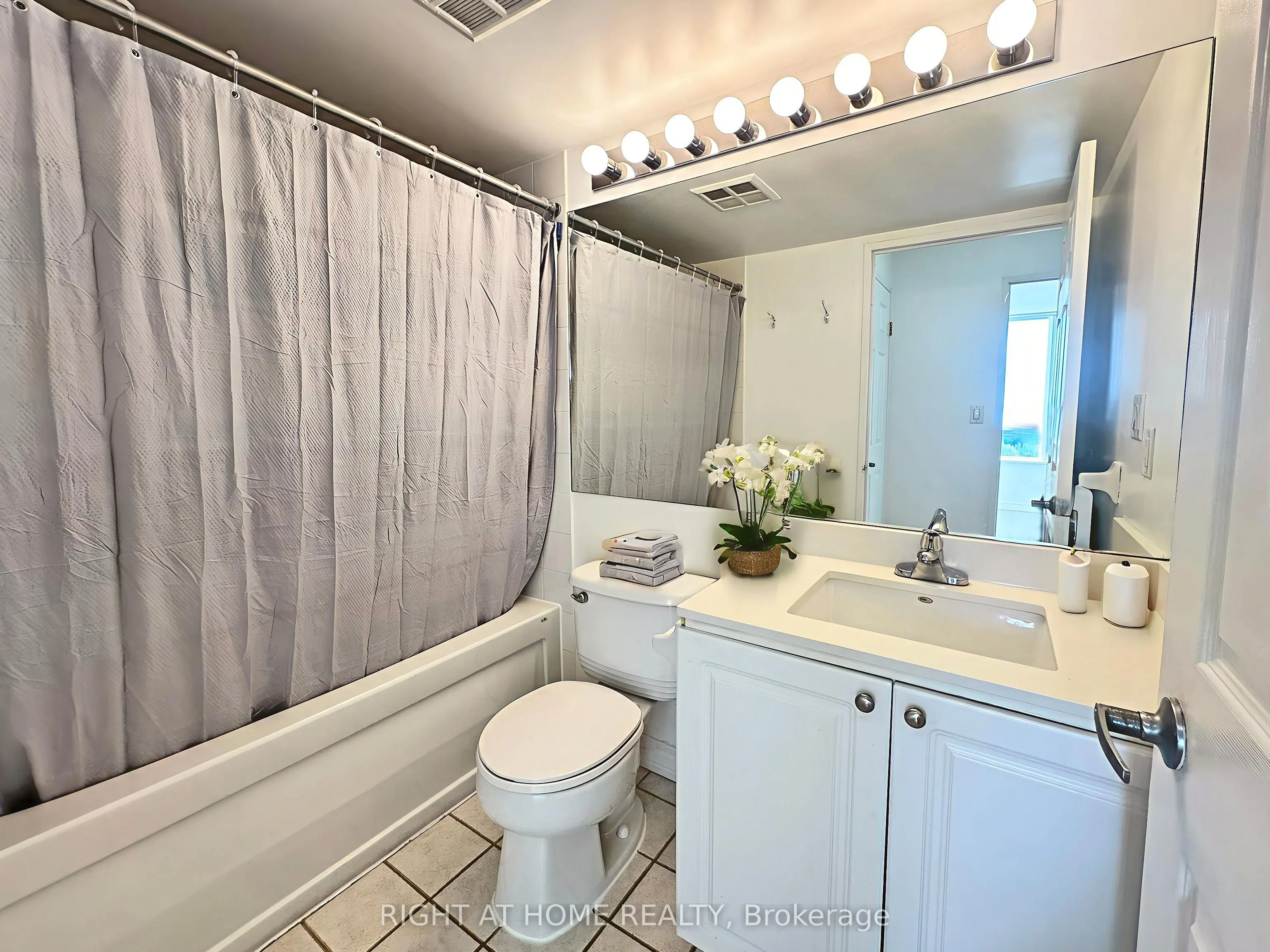 1369 Bloor Street W, #1008