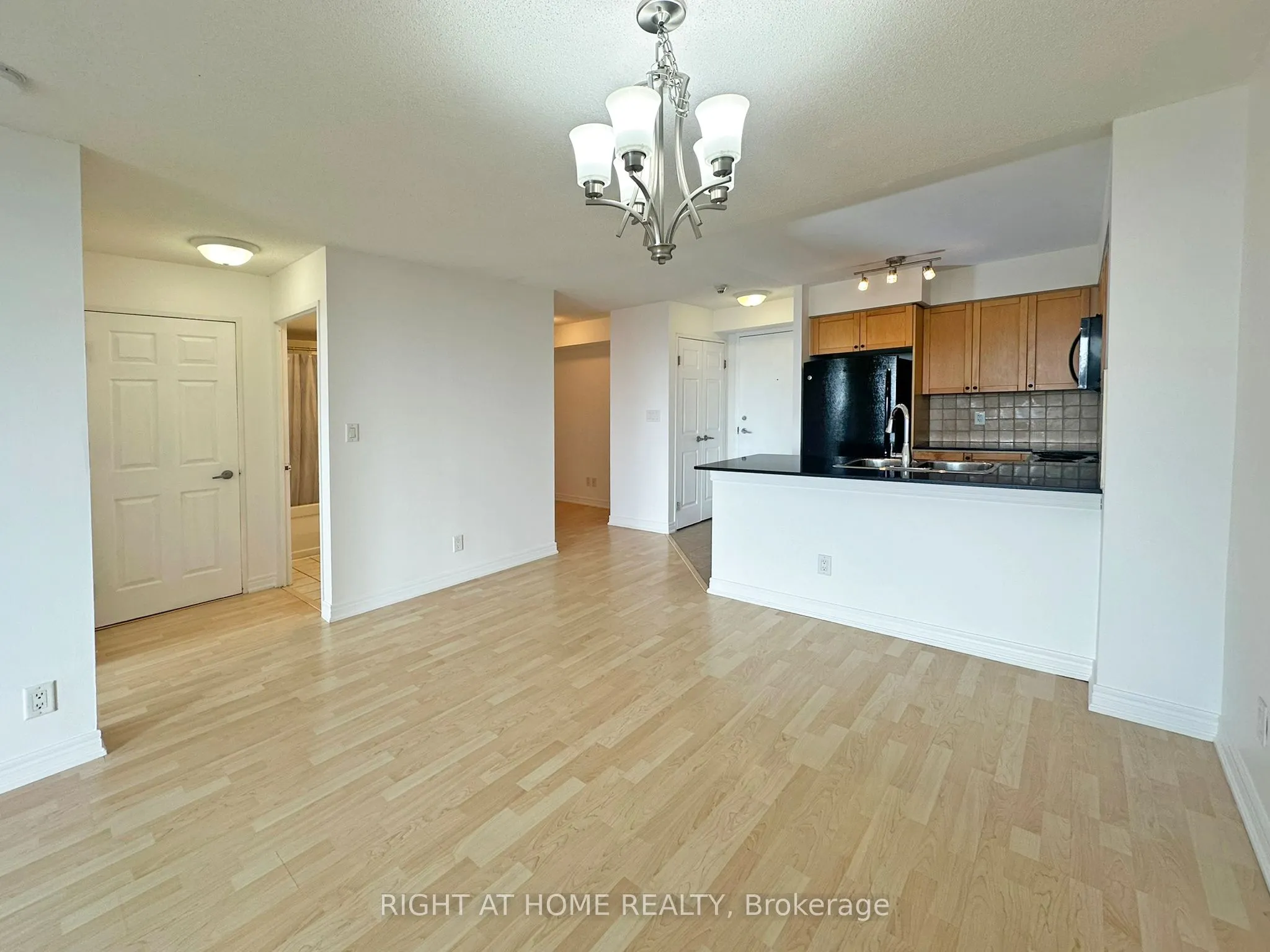 1369 Bloor Street W, #1008
