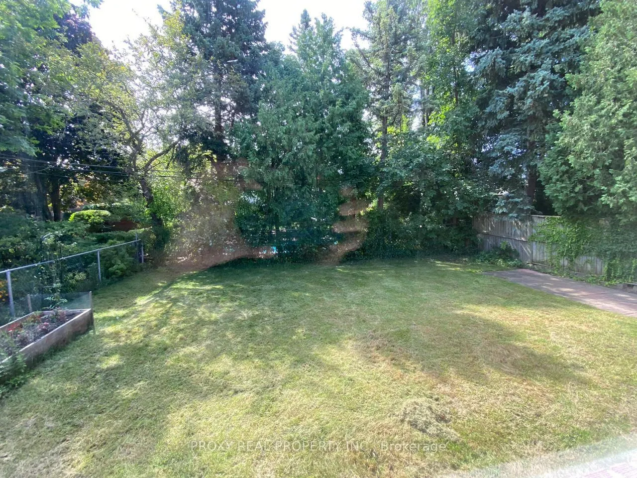 15 Blithfield Avenue S, #Lower Fl