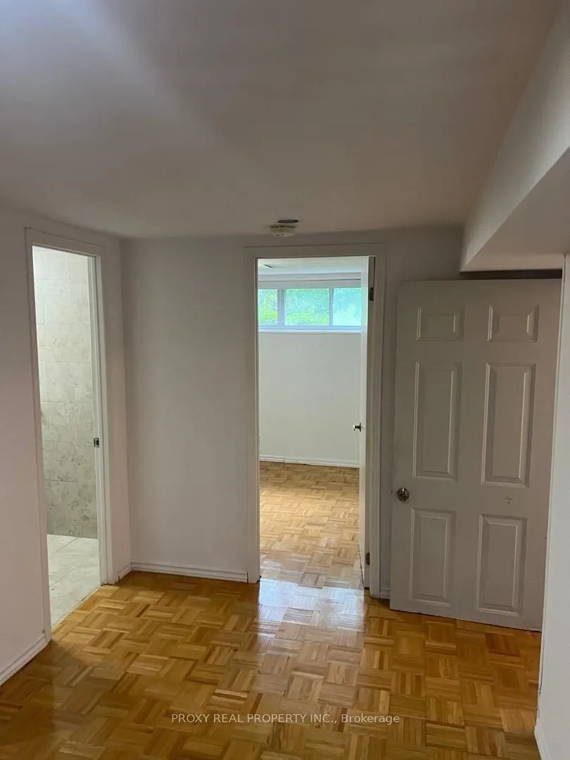 15 Blithfield Avenue S, #Lower Fl