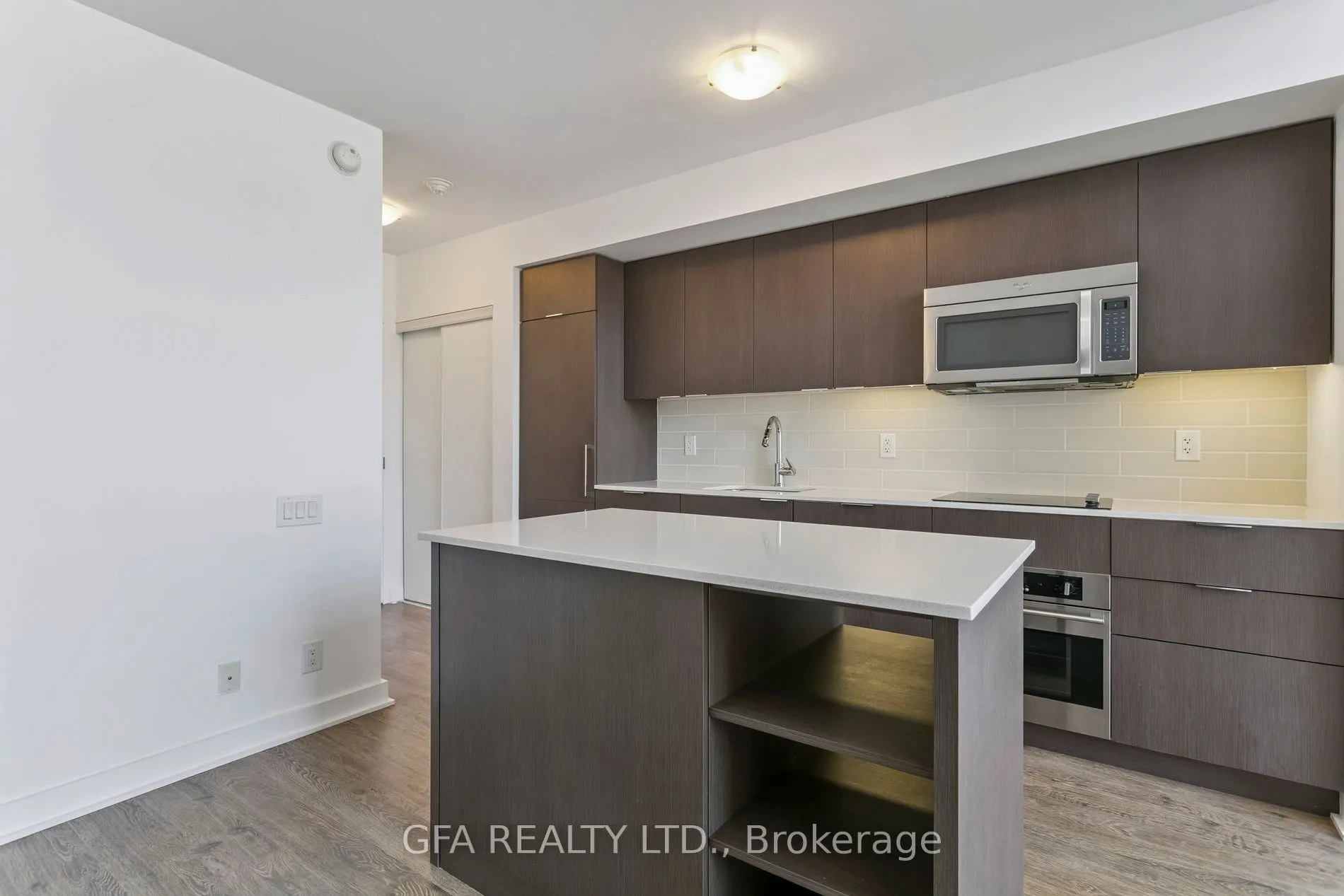 5 Hanna Avenue, #438