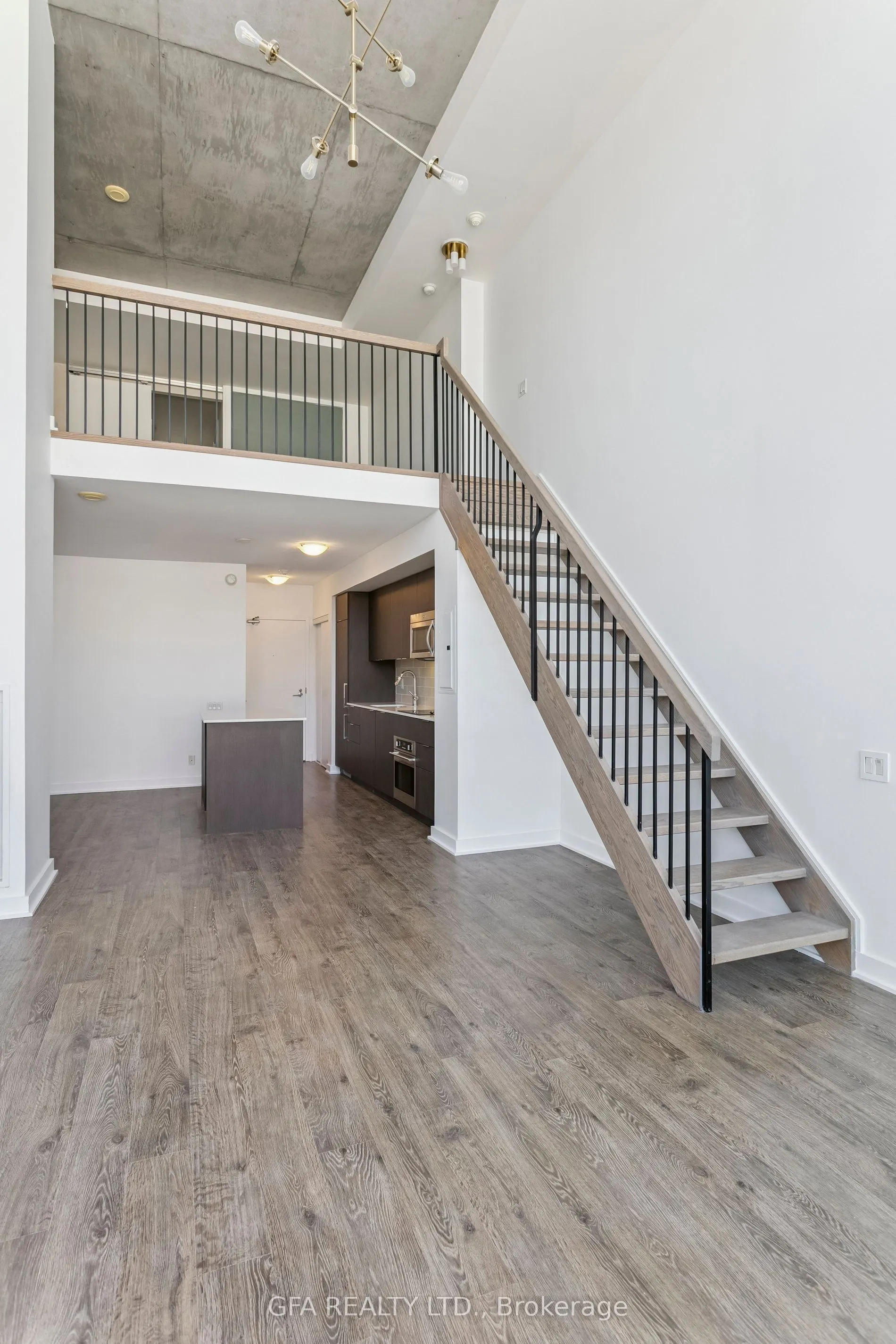 5 Hanna Avenue, #438